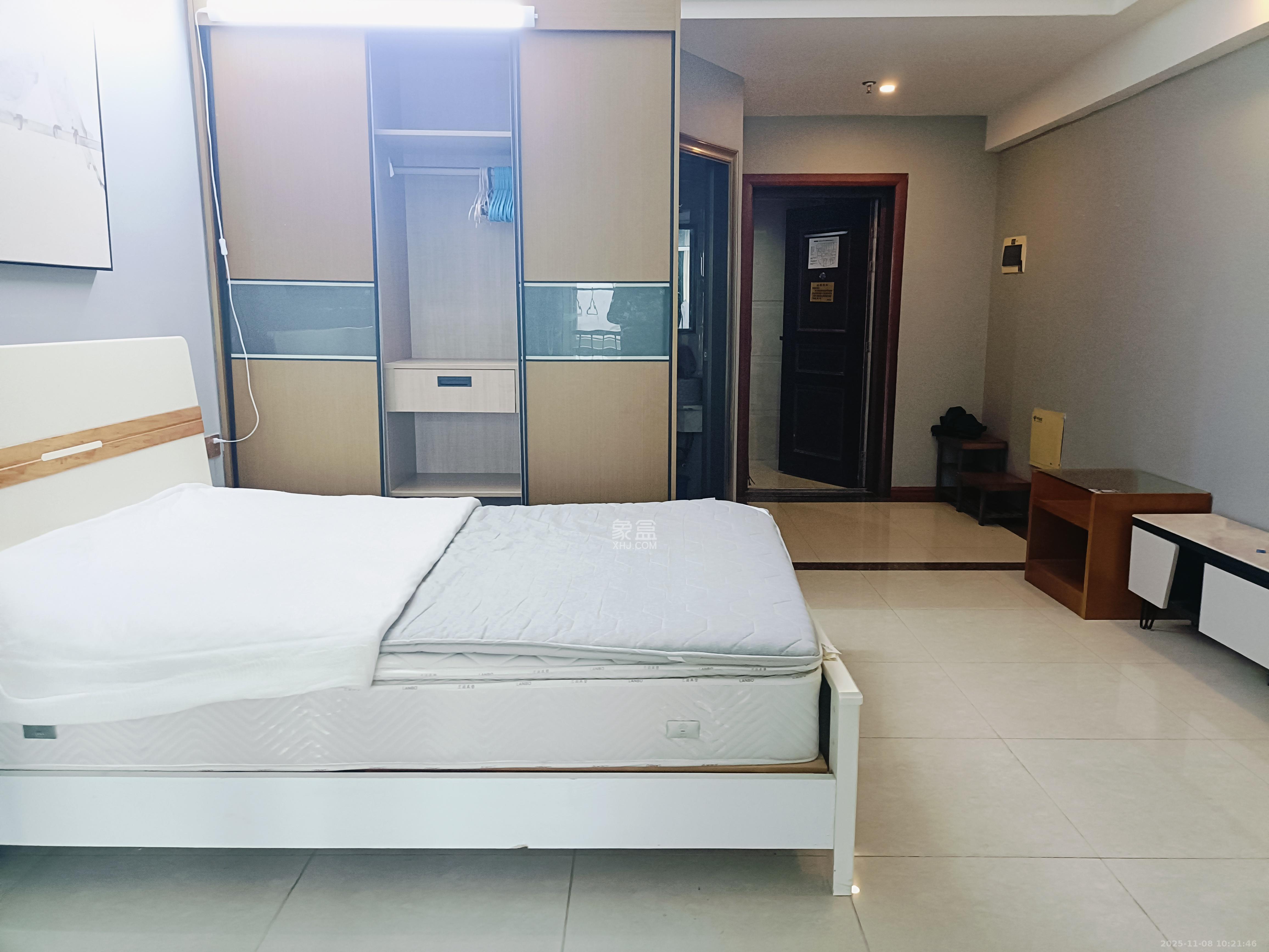 鸥波港湾  1室1厅1卫    1900.0元/月室内图