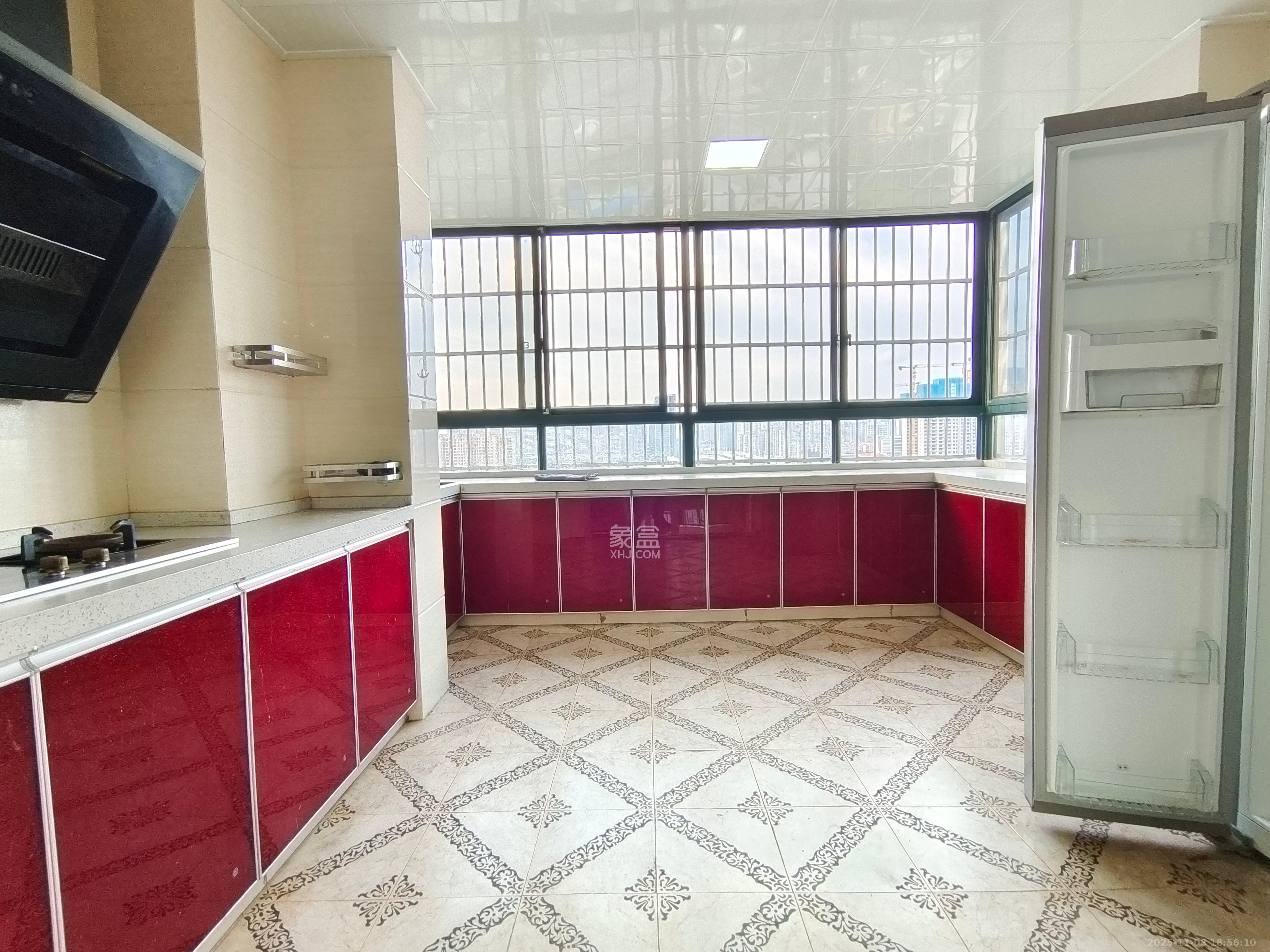 绿洲花园  4室2厅2卫    3800.0元/月室内图