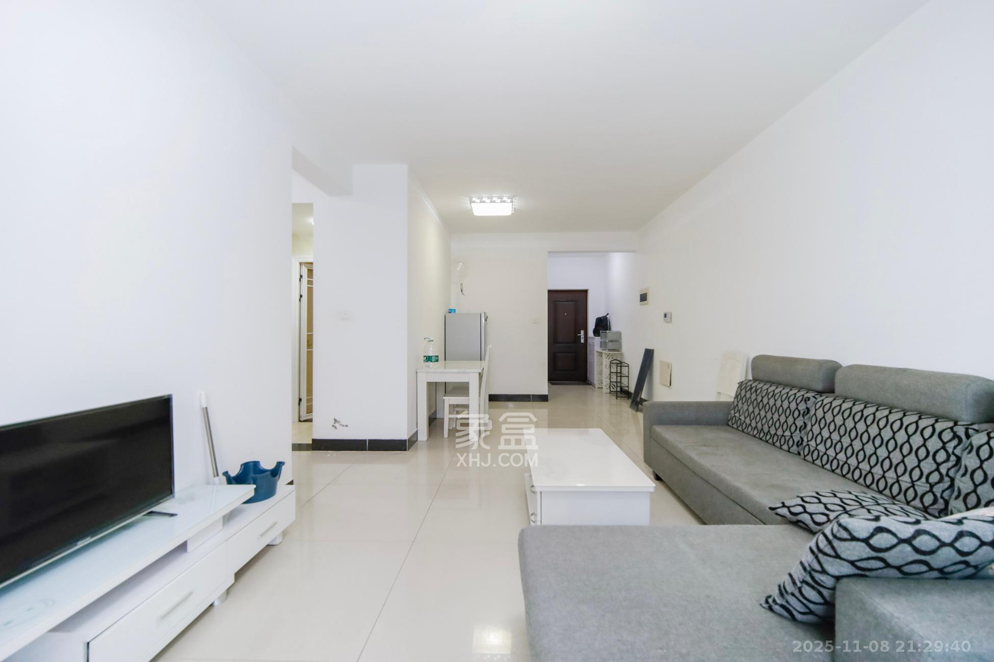 蓝光幸福满庭  3室2厅1卫    67.5万客厅