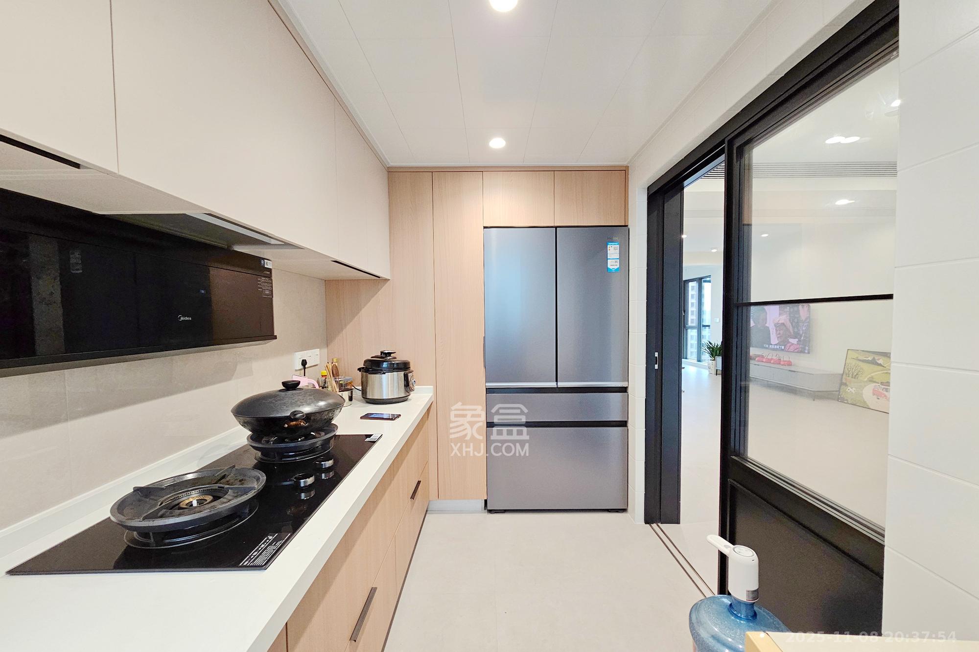 长房东旭国际  4室2厅2卫    198.0万其他