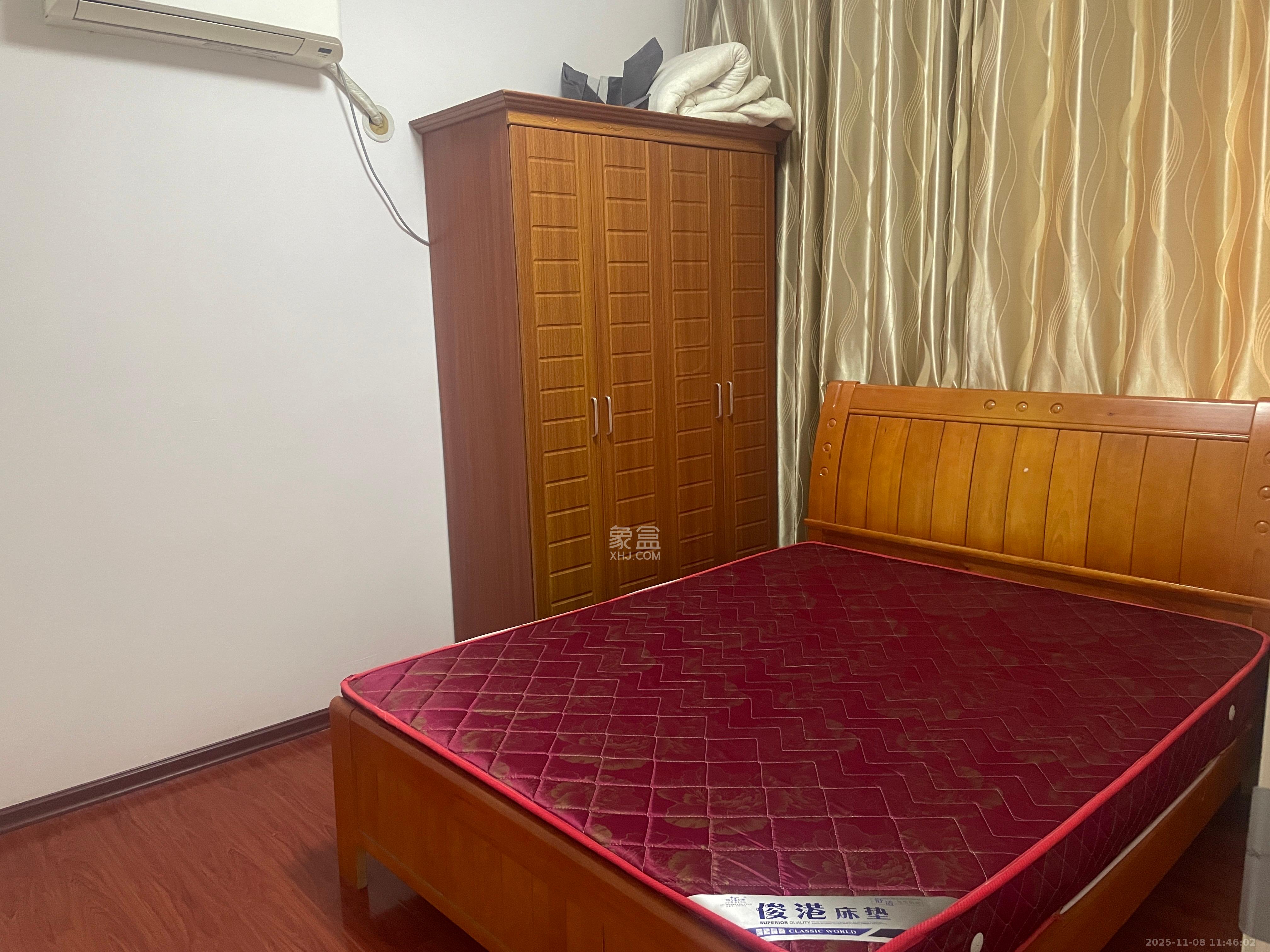 新城新世界一二三期  1室2厅1卫    2300.0元/月室内图