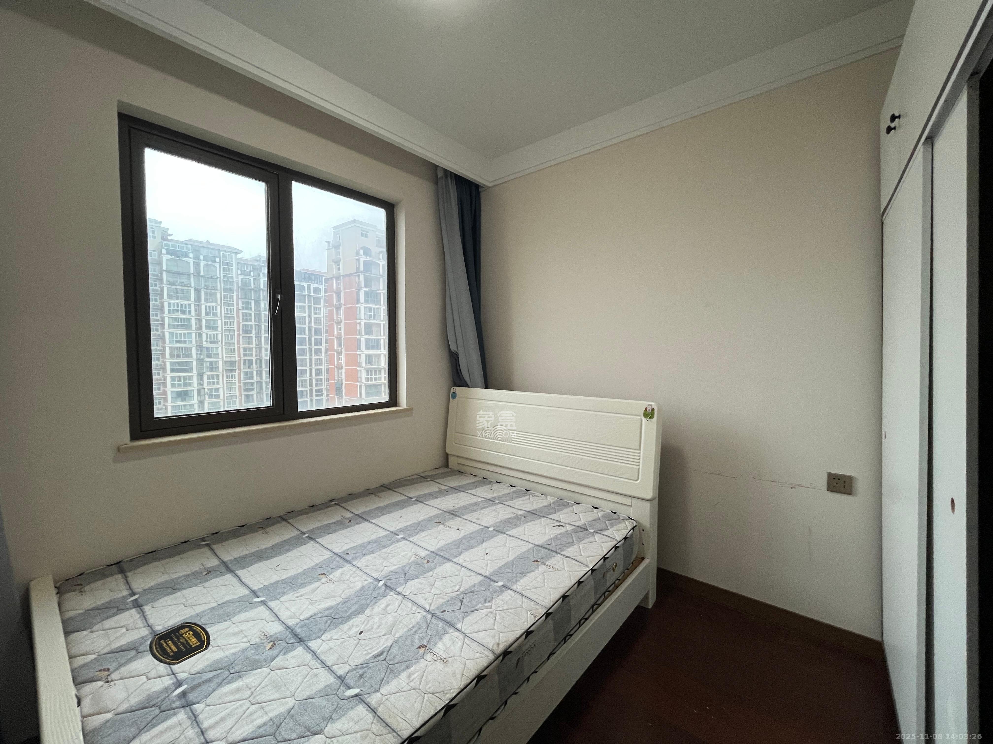 鑫苑芙蓉鑫家  3室2厅2卫    2600.0元/月室内图