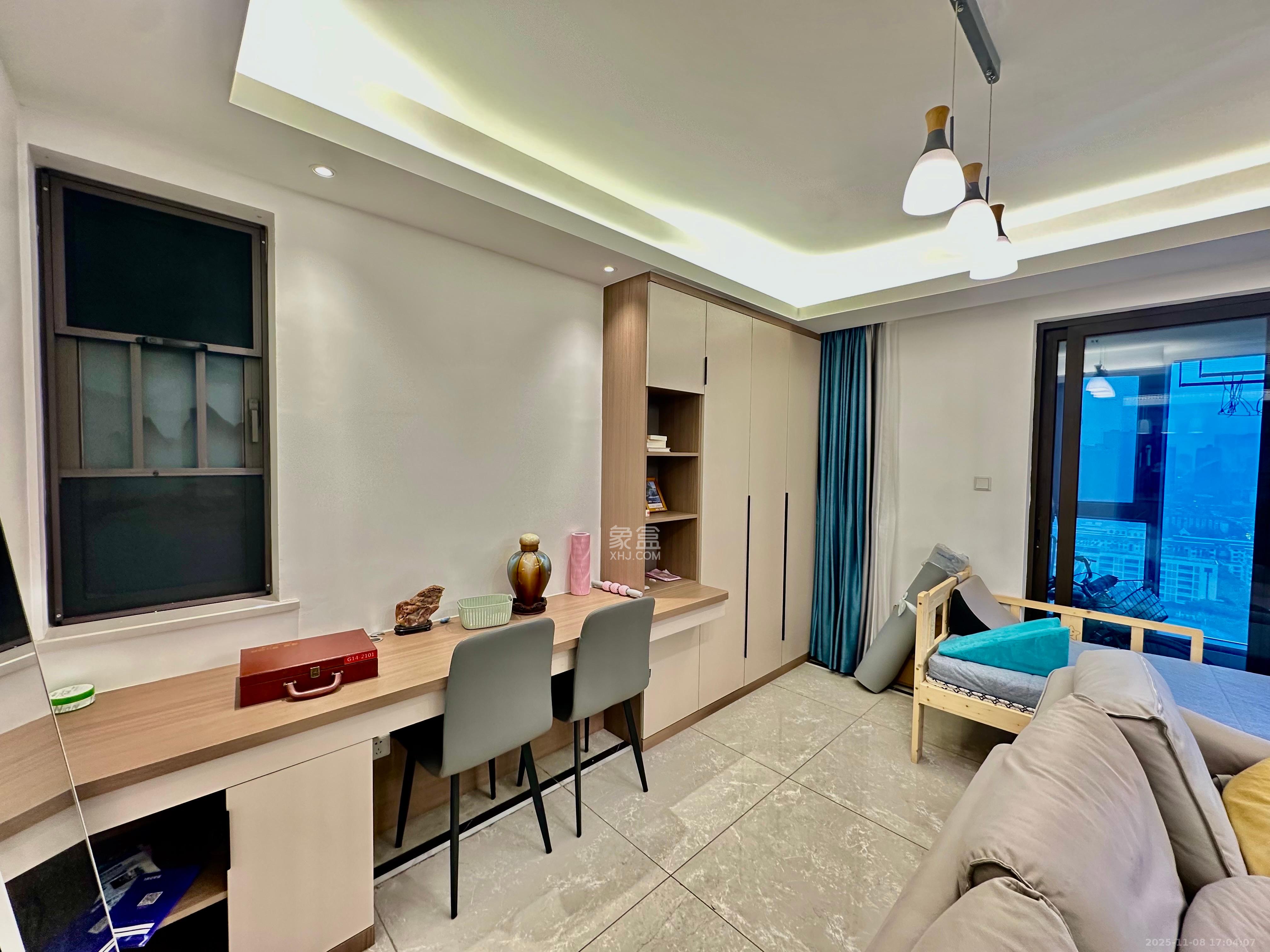 龙湖铂金中心(龙湖春江郦城) 3室2厅2卫 5500.0元/月 龙湖铂金中心(龙湖春江郦城) 3室2厅2卫 5500.0元/月室内图