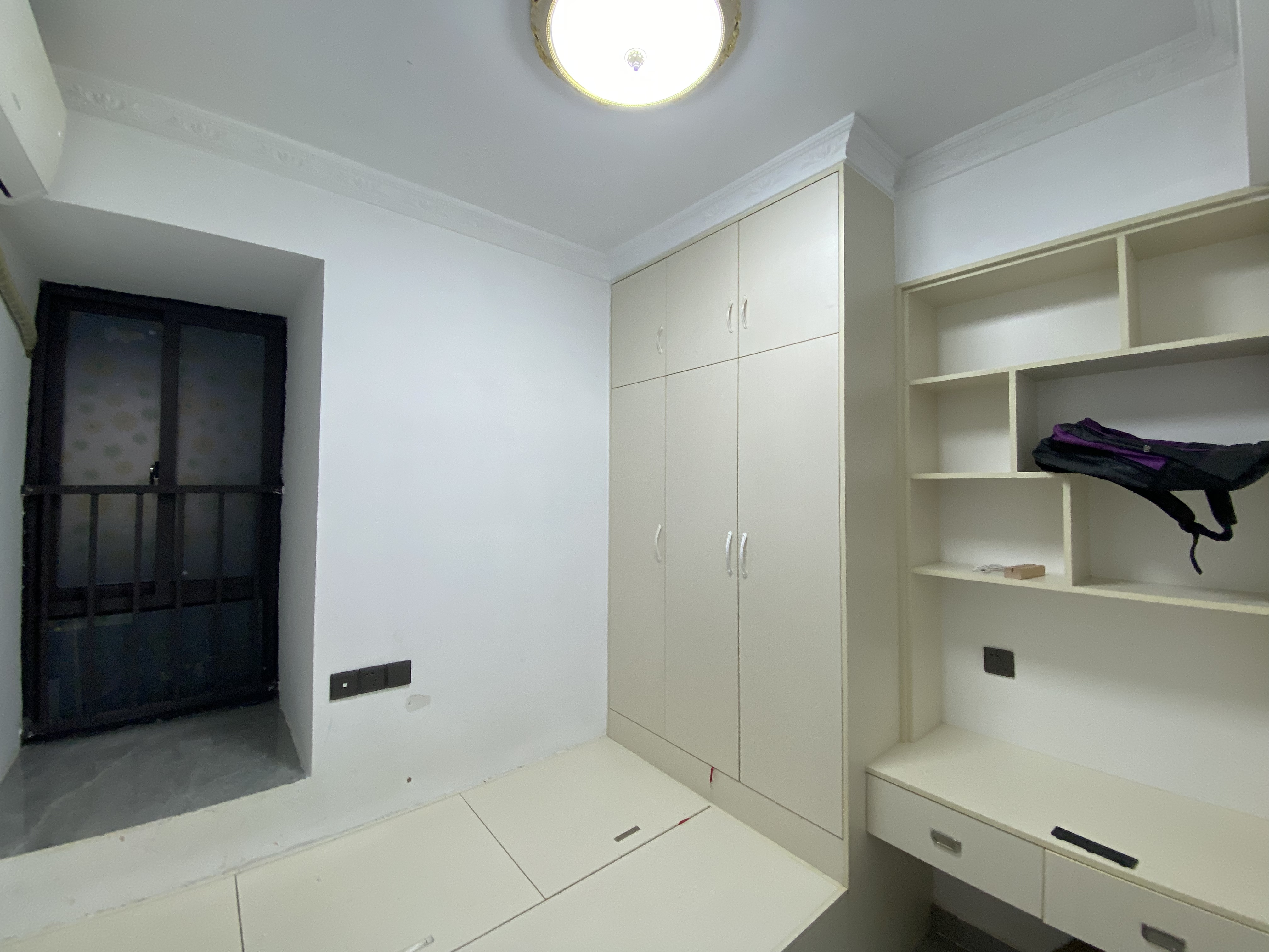 江与城  2室1厅1卫    1700.0元/月室内图