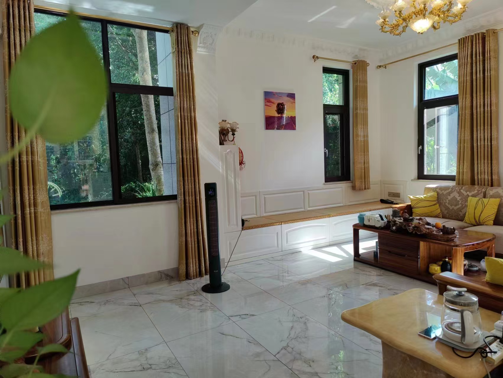 绿城桃李春风  5室3厅4卫    399.0万客厅