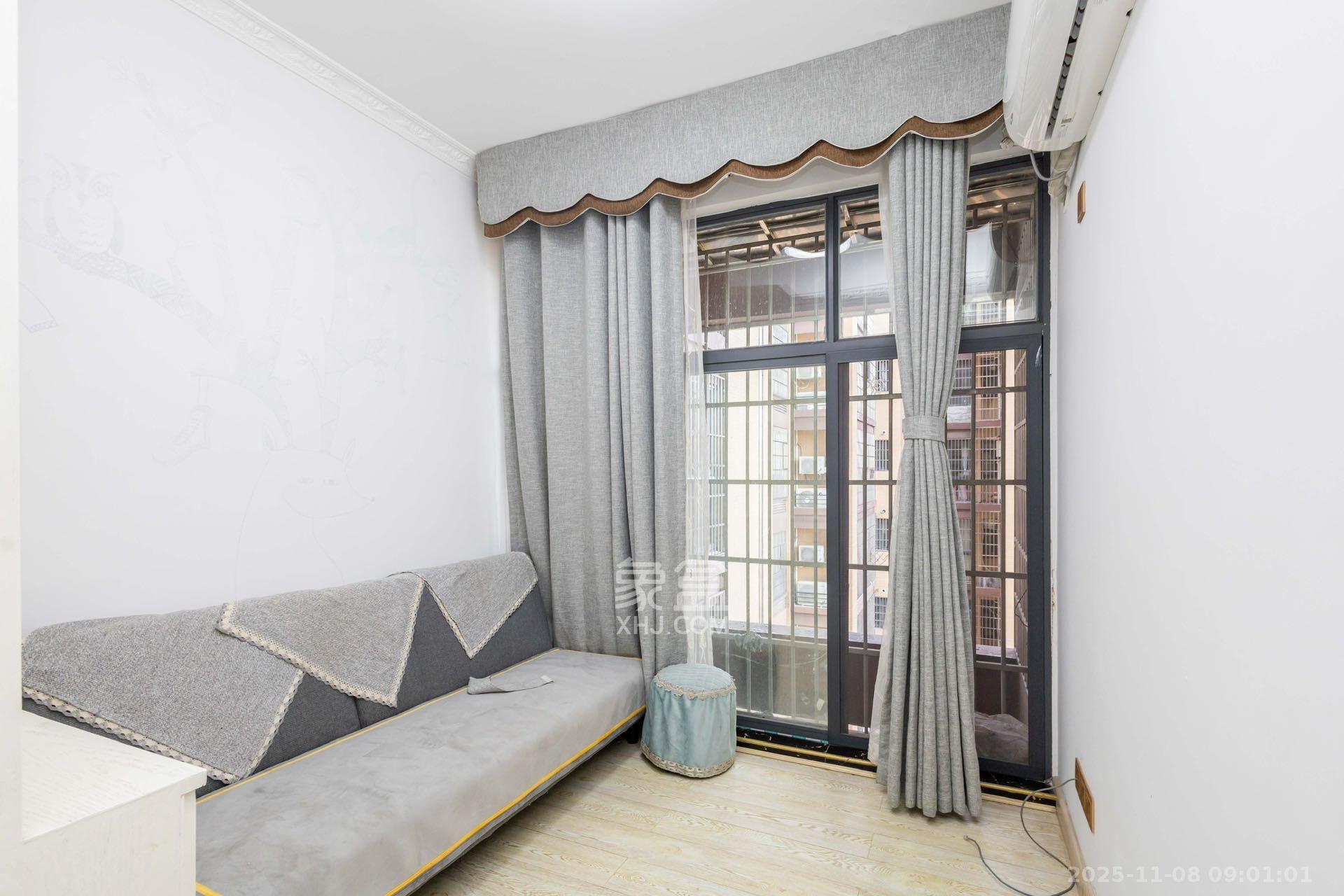 领东汇  3室2厅1卫    1900.0元/月室内图