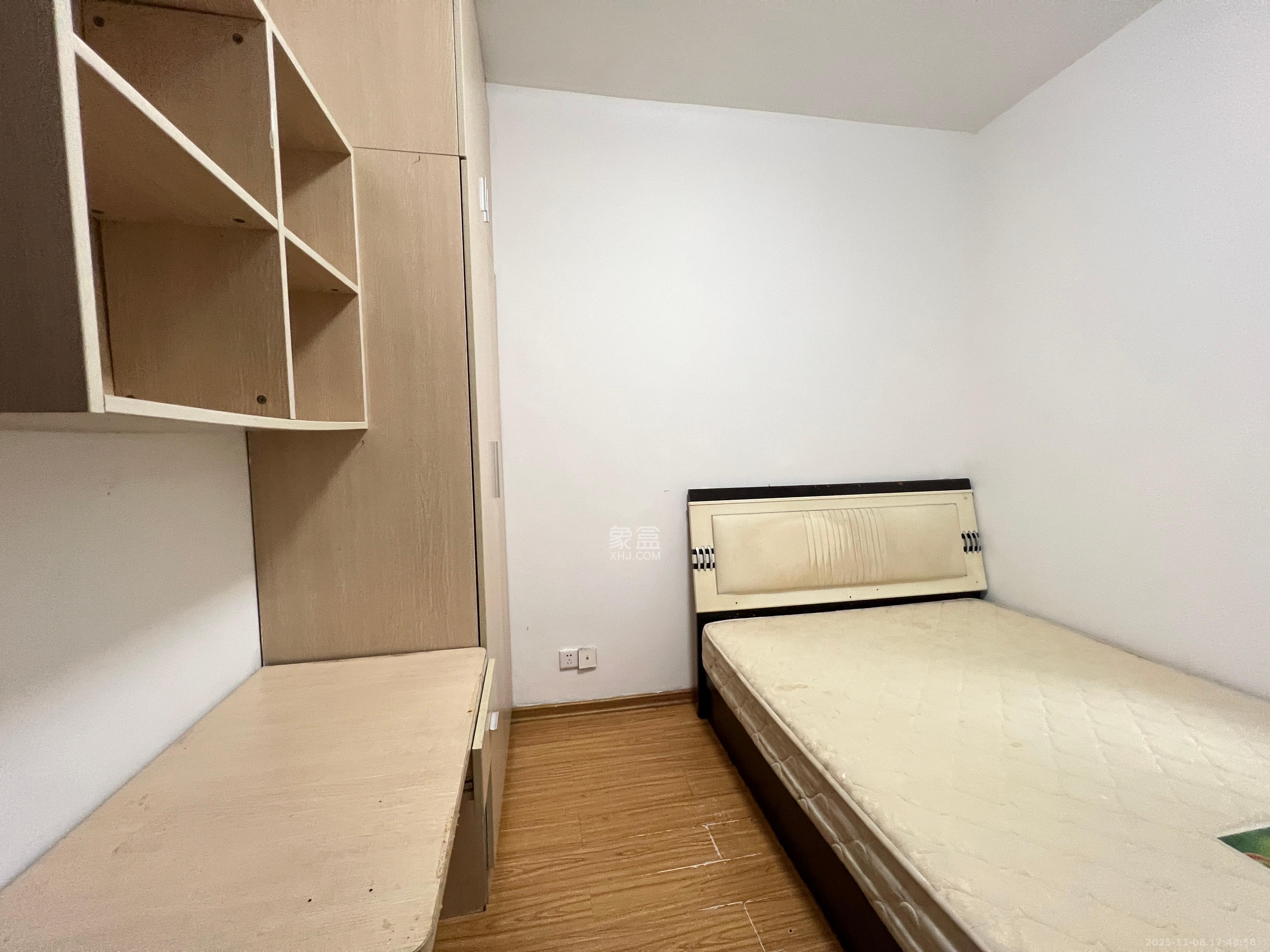 星城国际  3室2厅2卫    1700.0元/月室内图