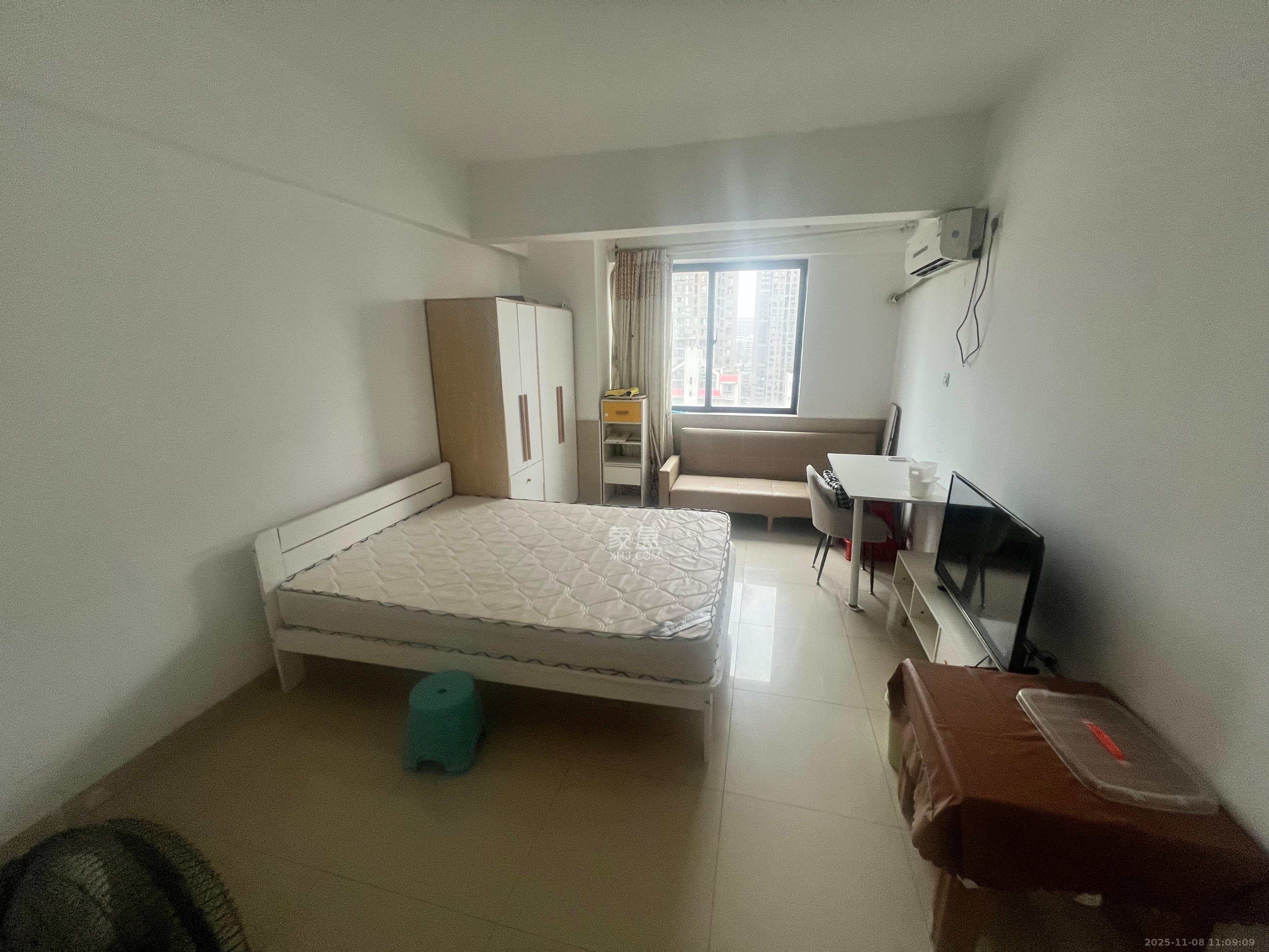 阳光锦城  1室1厅1卫    1200.0元/月