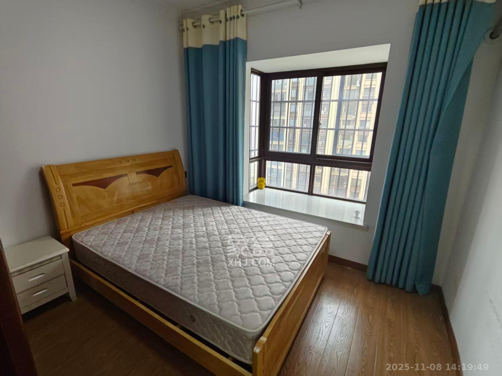 东方美地  3室2厅1卫    2400.0元/月室内图