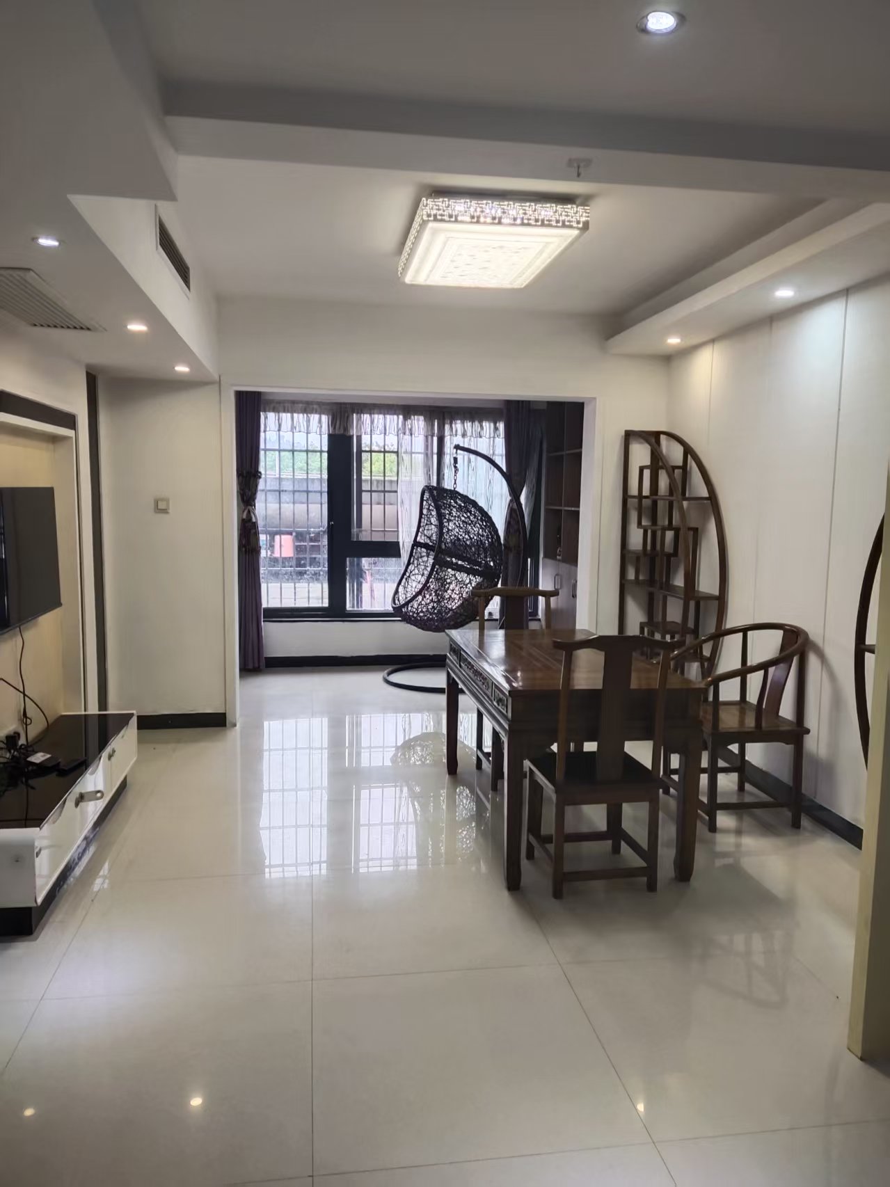 公园世家 2室2厅1卫 1700.0元/月 公园世家 2室2厅1卫 1700.0元/月室内图