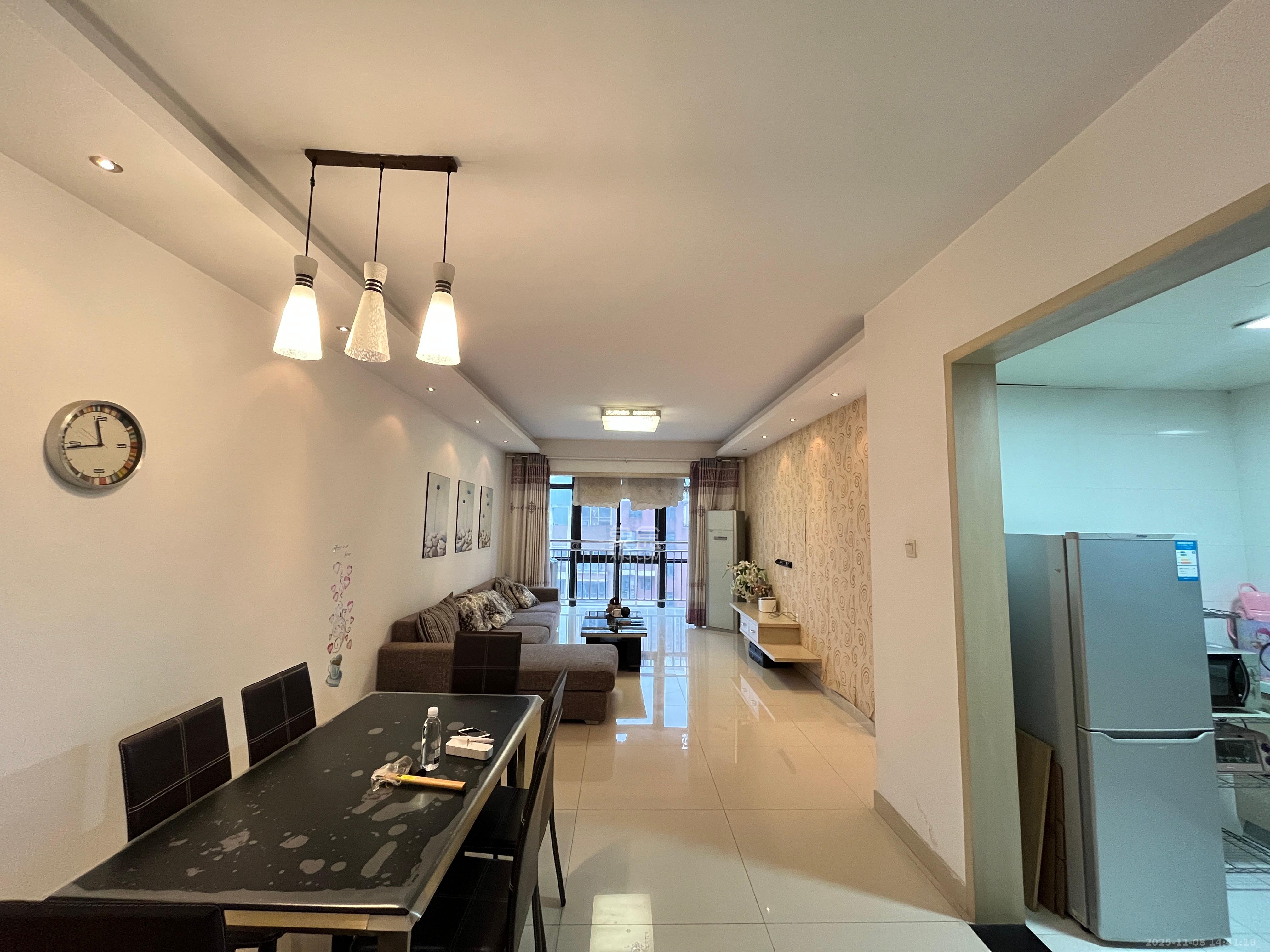 沁园春御院 2室2厅1卫 2400.0元/月 沁园春御院 2室2厅1卫 2400.0元/月室内图