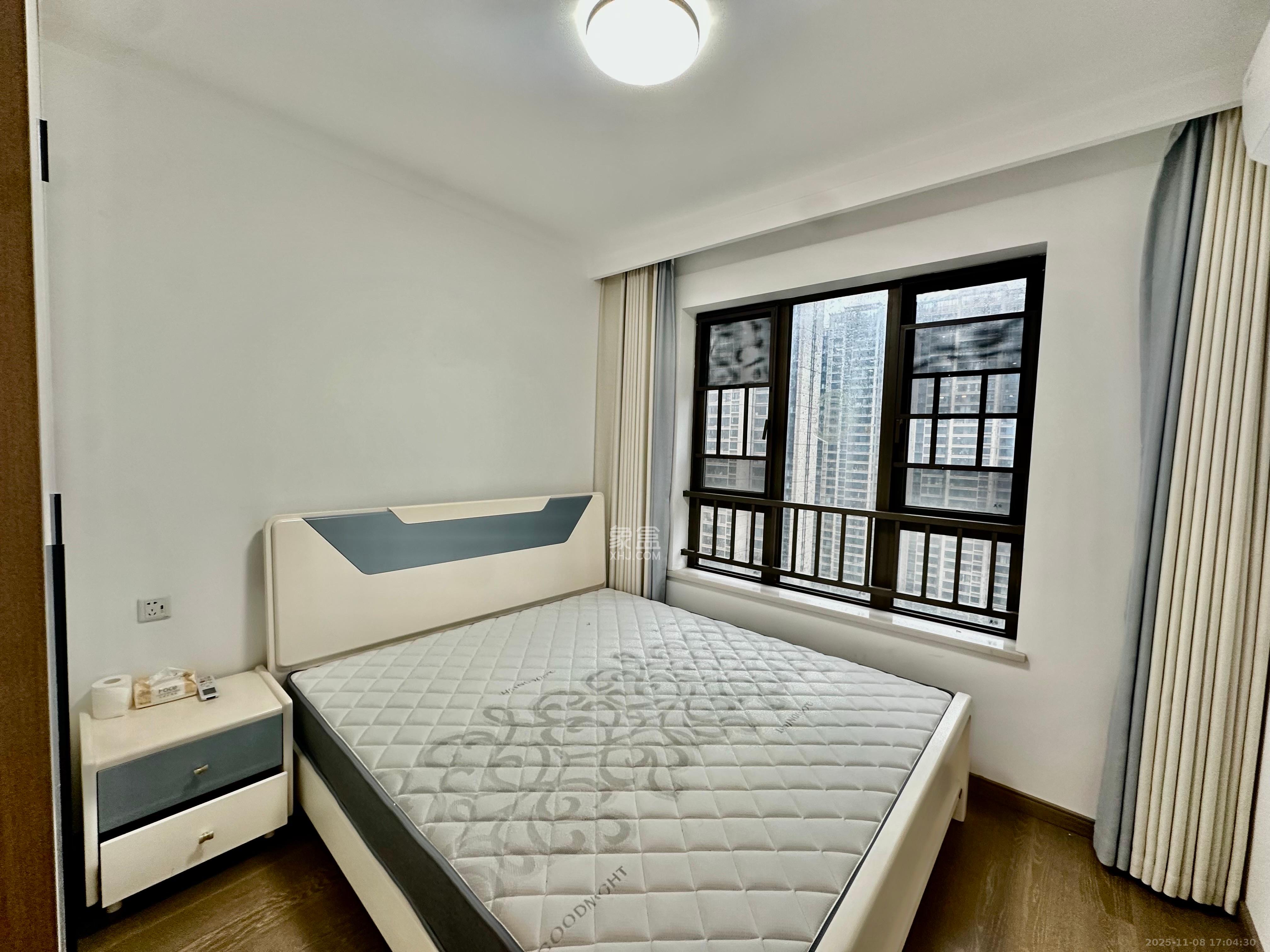 龙湖铂金中心（龙湖春江郦城）  3室2厅2卫    5500.0元/月室内图