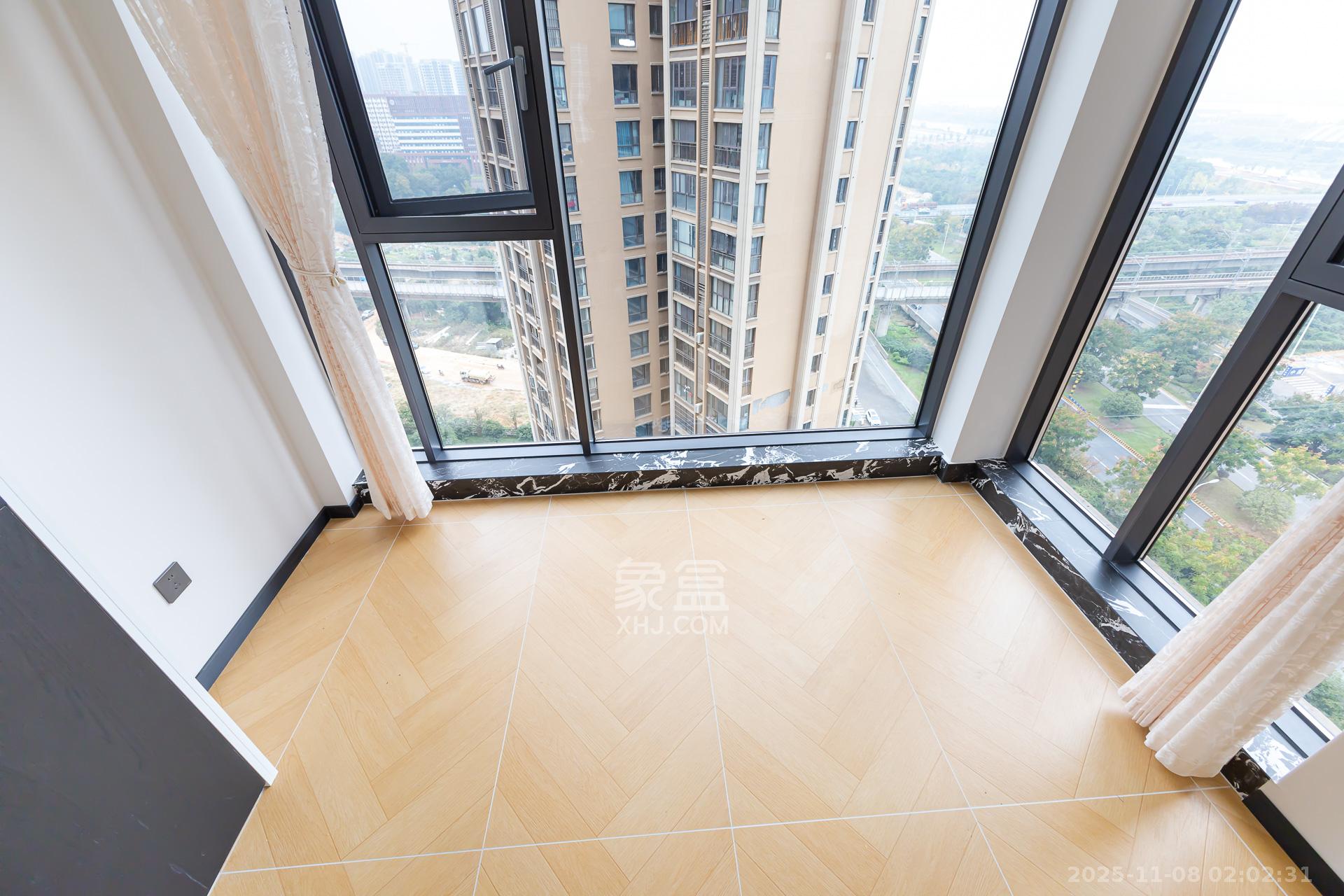 长燃新奥佳园 4室2厅2卫 119.0万 长燃新奥佳园 4室2厅2卫 119.0万阳台