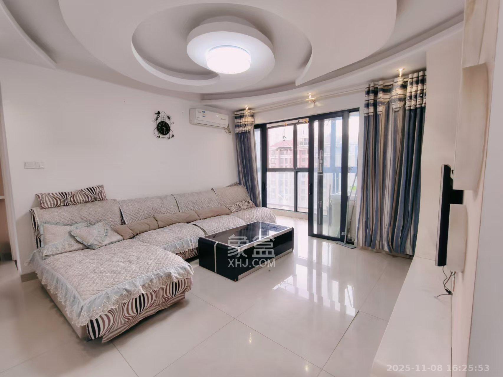 蓝山郡 3室2厅1卫 2200.0元/月 蓝山郡 3室2厅1卫 2200.0元/月室内图