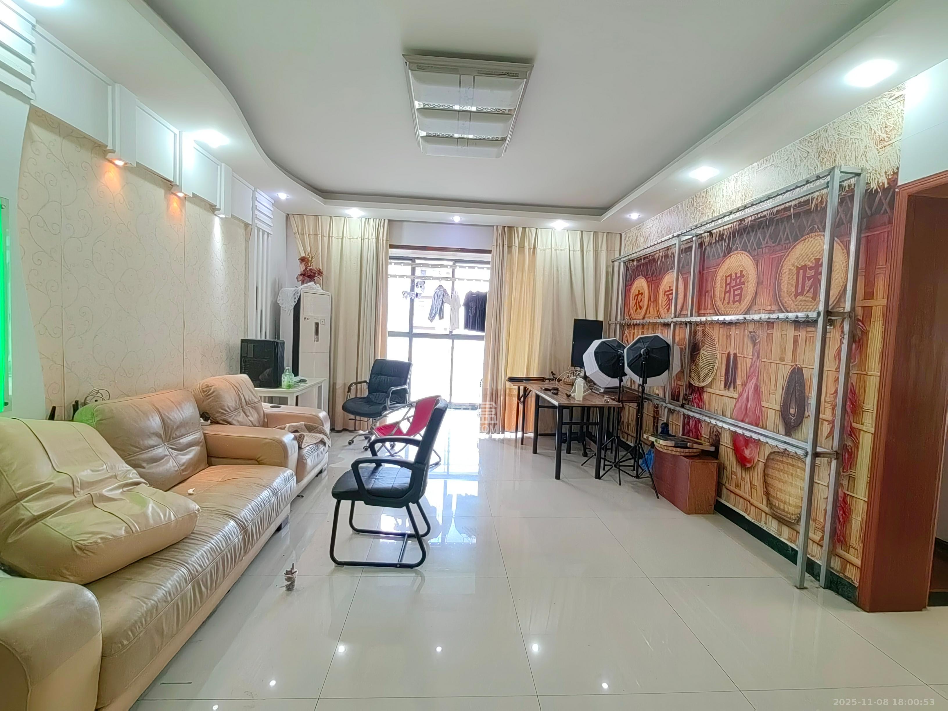 银港水晶城  3室2厅2卫    3000.0元/月