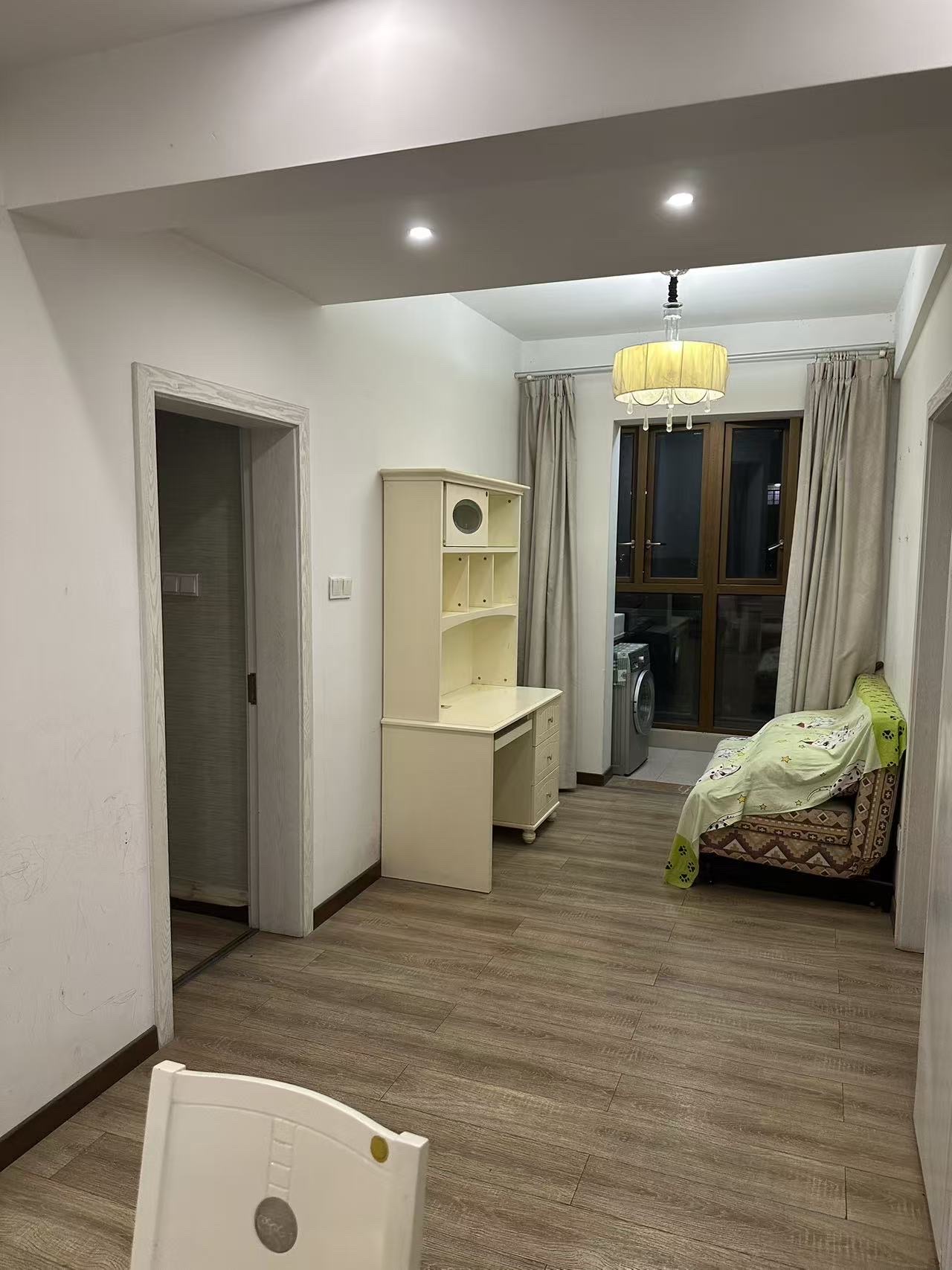 锦绣边城  3室2厅2卫    1700.0元/月室内图