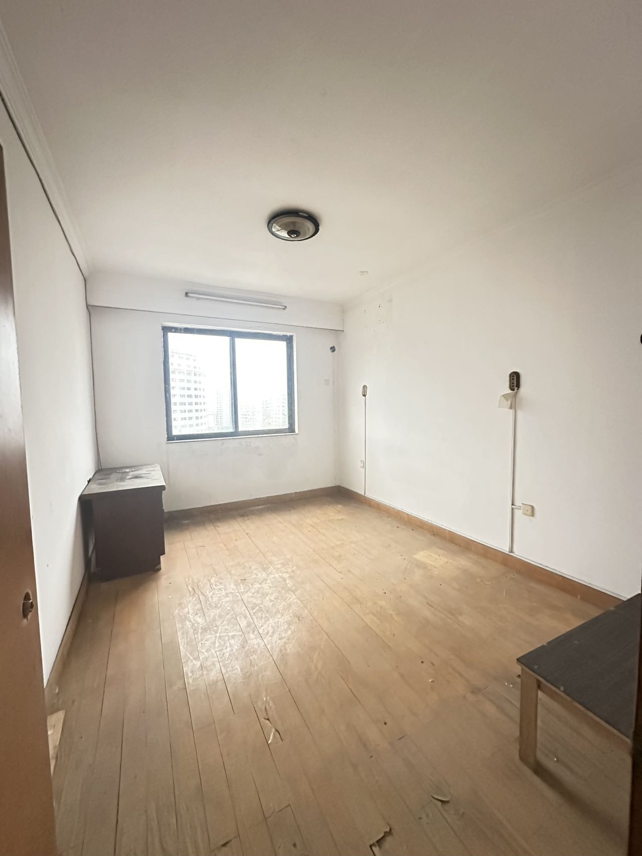 金泰大厦 1室0厅0卫 100.0万 金泰大厦 1室0厅0卫 100.0万室内图