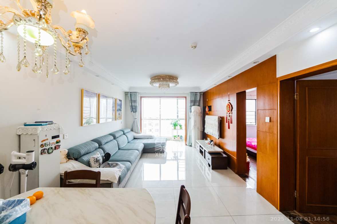 北辰三角洲E4区 3室2厅1卫 118.0万 北辰三角洲E4区 3室2厅1卫 118.0万客厅