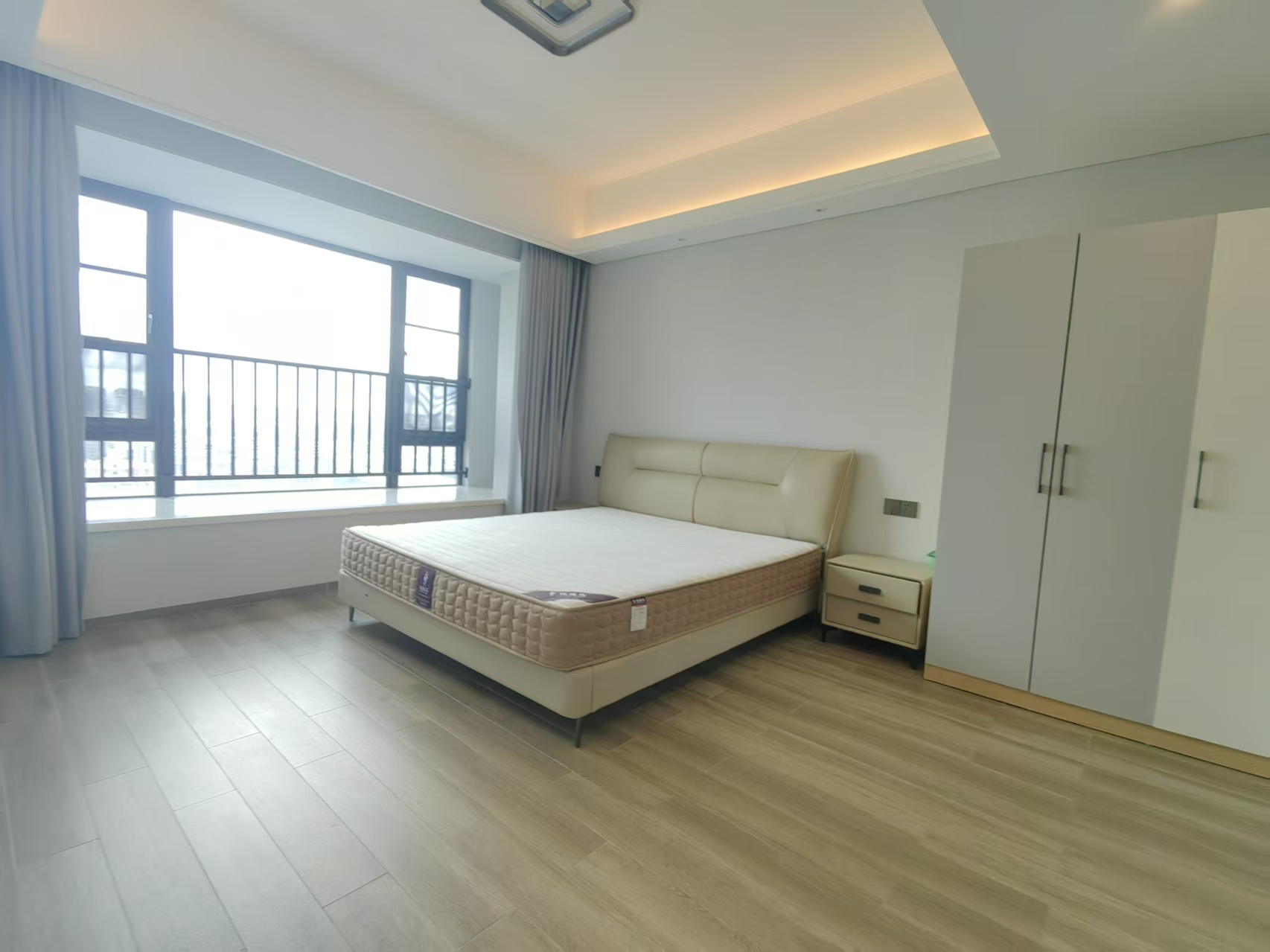 仁恒海棠公园(二期) 3室2厅2卫 6500.0元/月 仁恒海棠公园(二期) 3室2厅2卫 6500.0元/月室内图