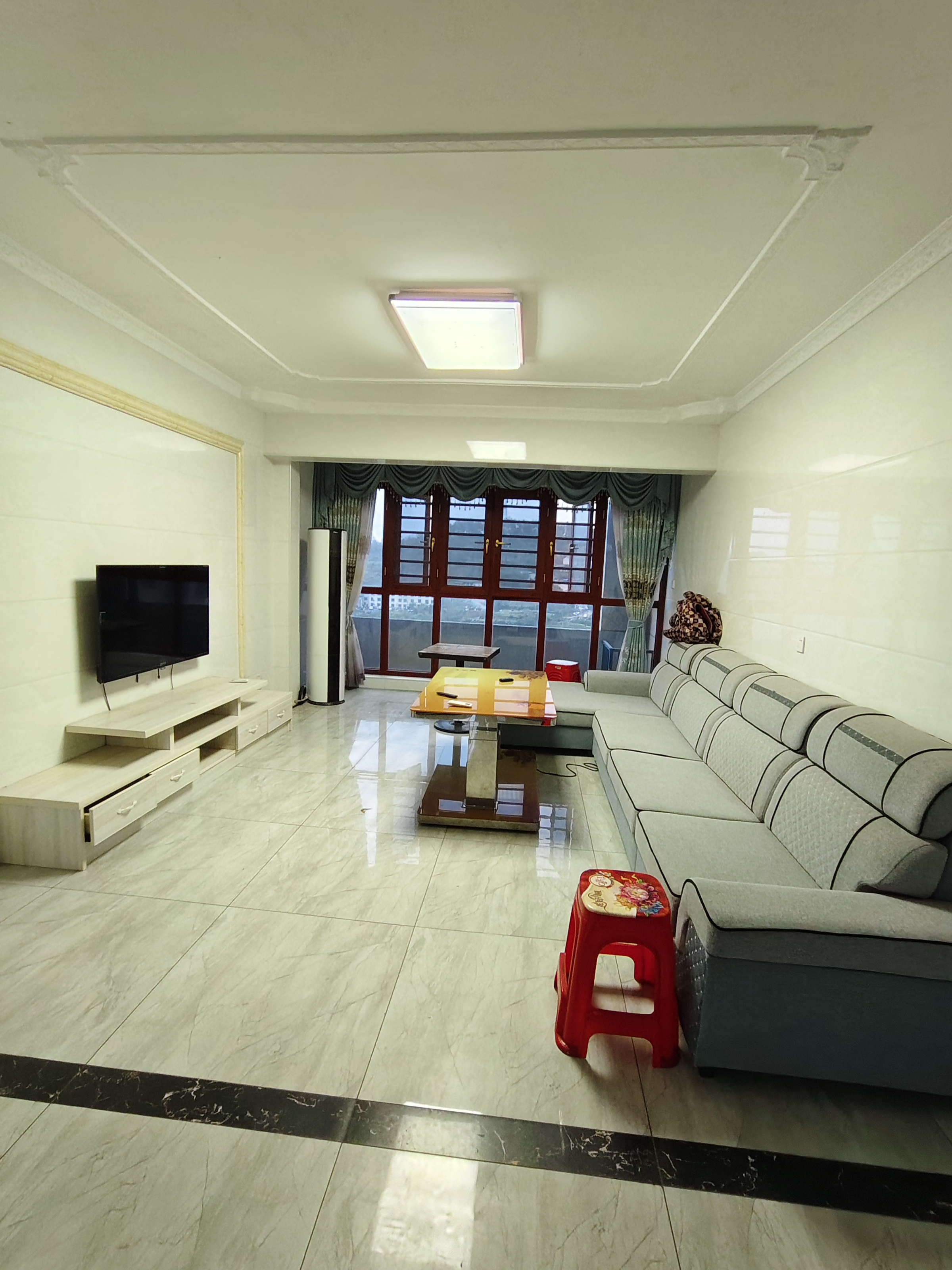 百弘学府城  3室2厅2卫    1800.0元/月室内图