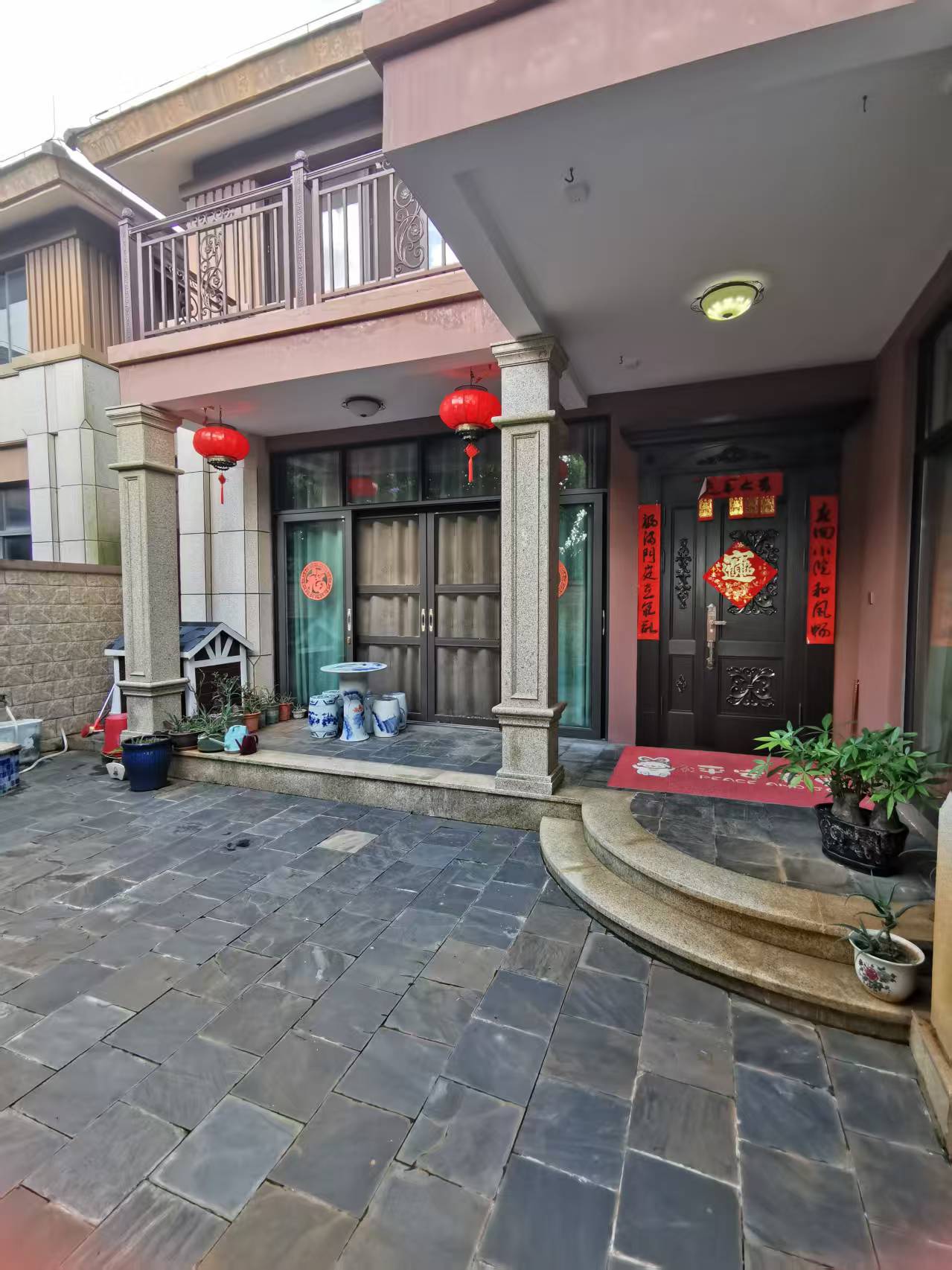 绿城桃李春风 5室3厅4卫 399.0万 绿城桃李春风 5室3厅4卫 399.0万客厅