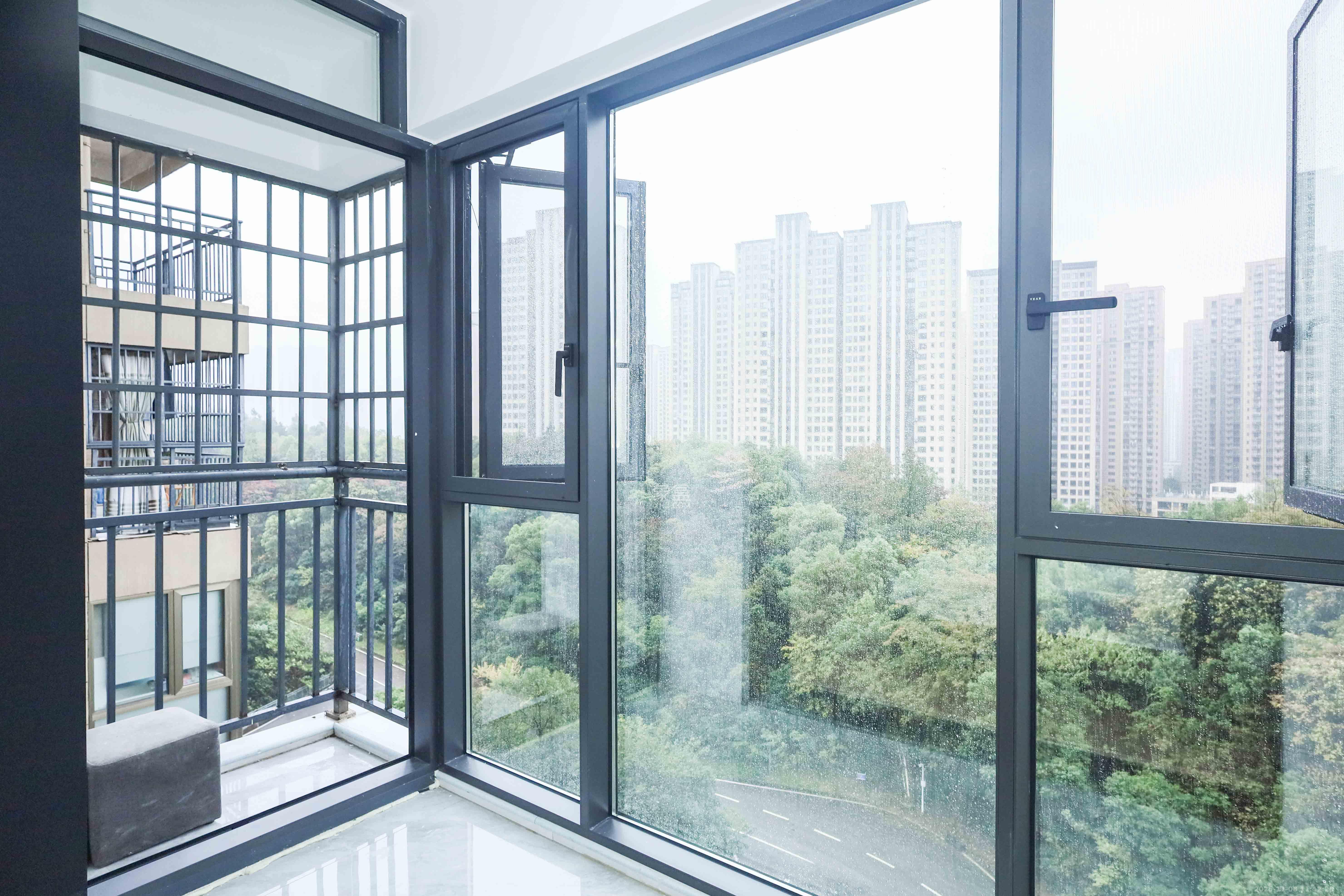 骑龙大街（骑龙苑）  3室2厅2卫    95.8万阳台