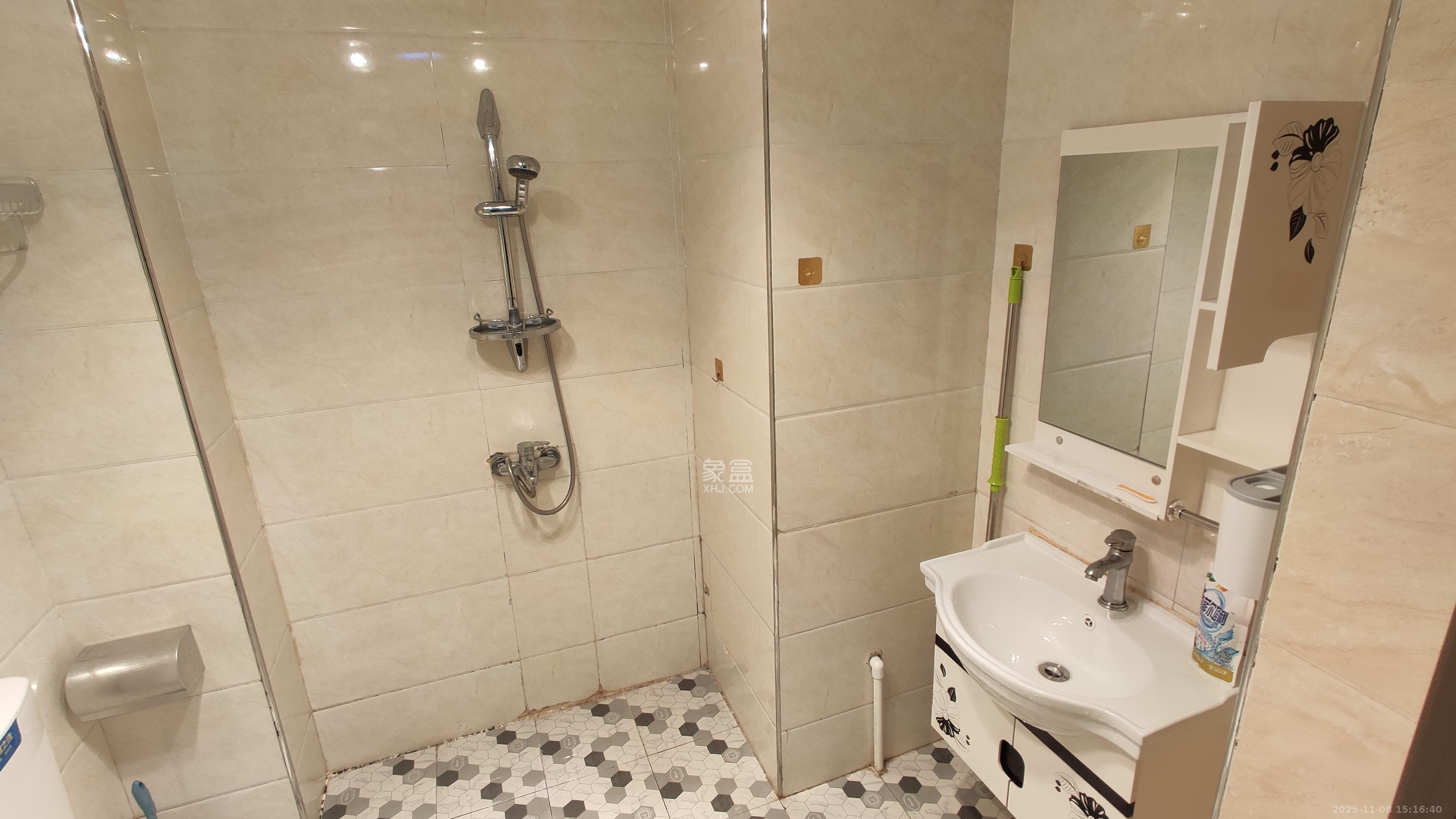 圭塘三小区  1室1厅1卫    1700.0元/月室内图