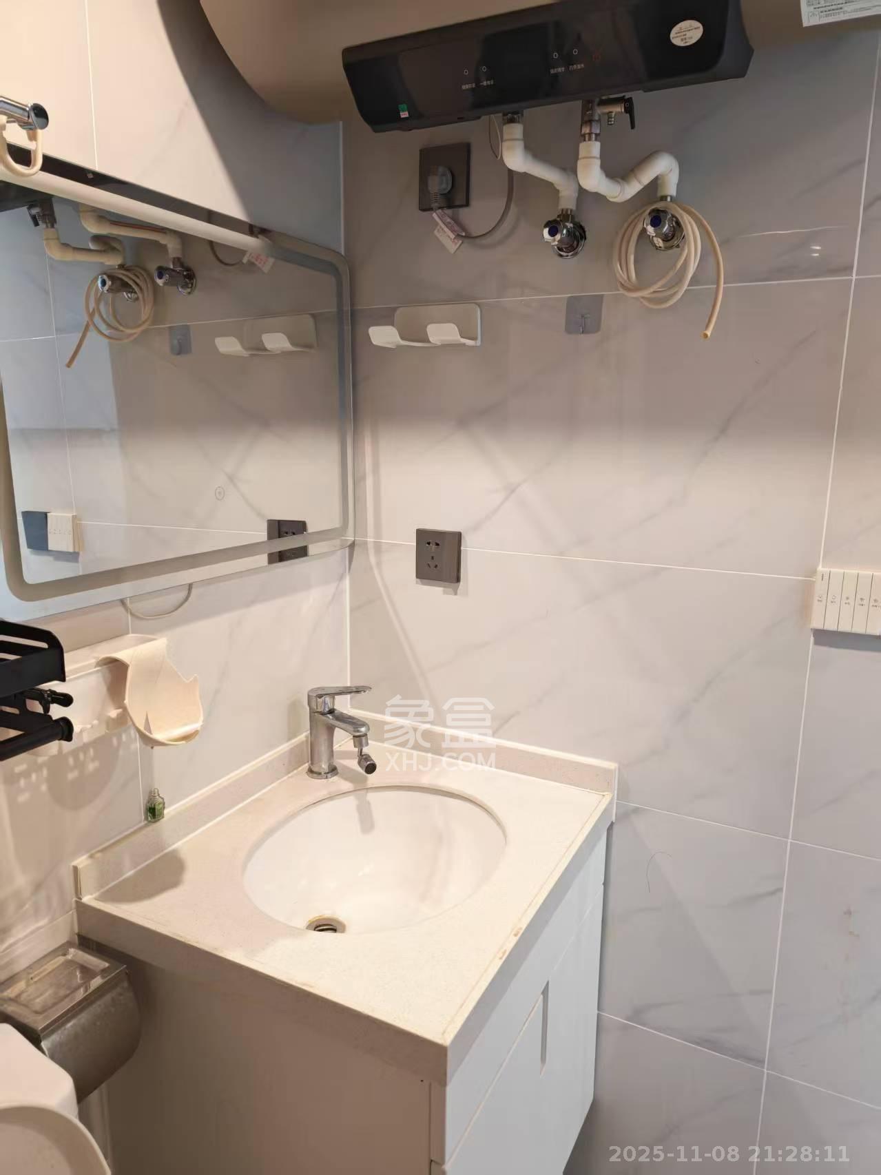 华润翡翠府  1室1厅1卫    1400.0元/月室内图