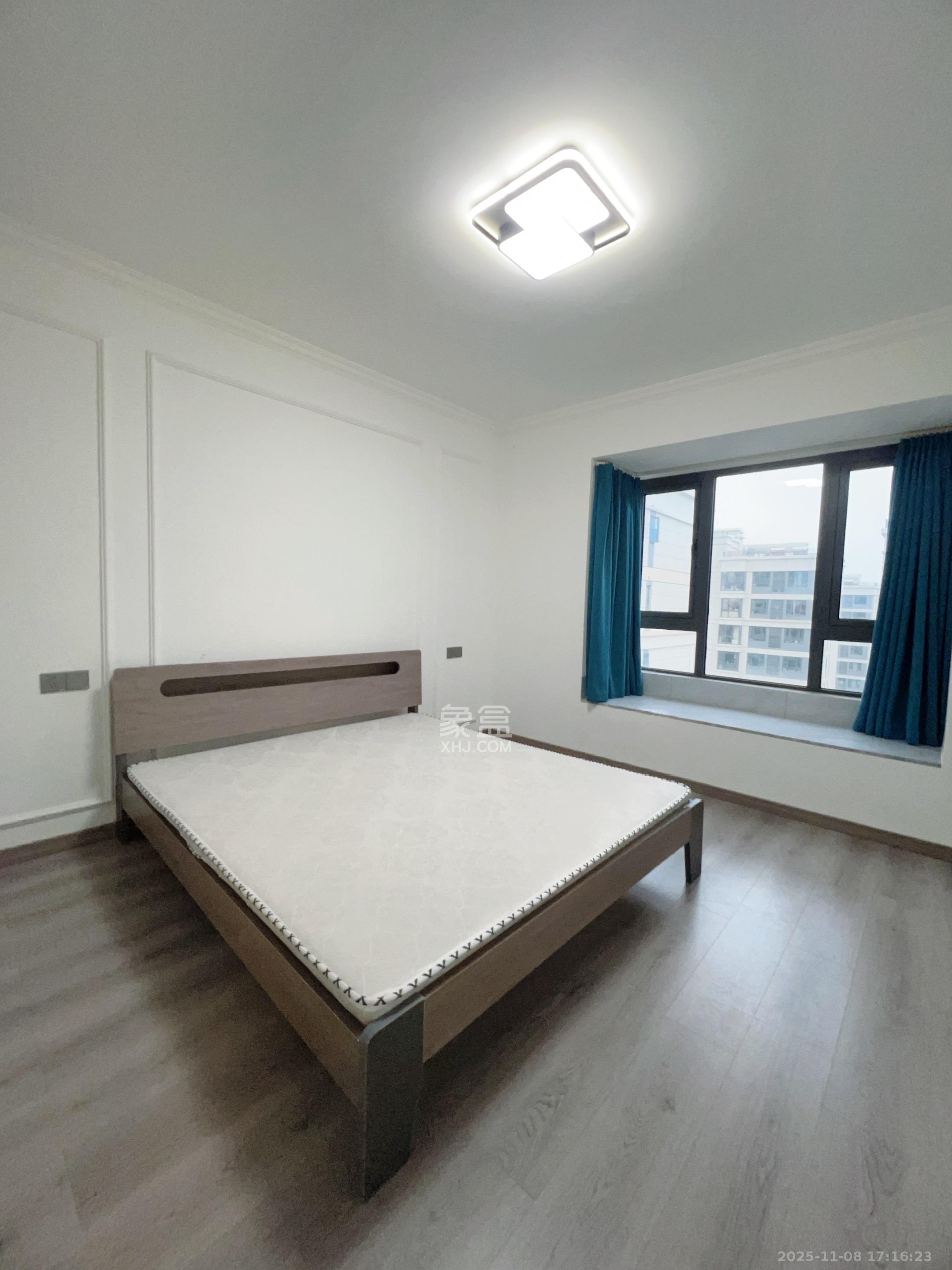 保利金香槟  4室2厅2卫    2800.0元/月室内图