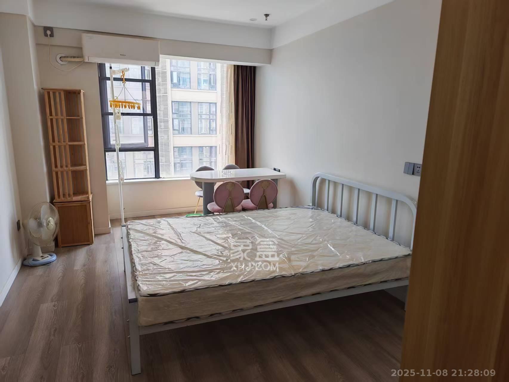 华润翡翠府  1室1厅1卫    1400.0元/月