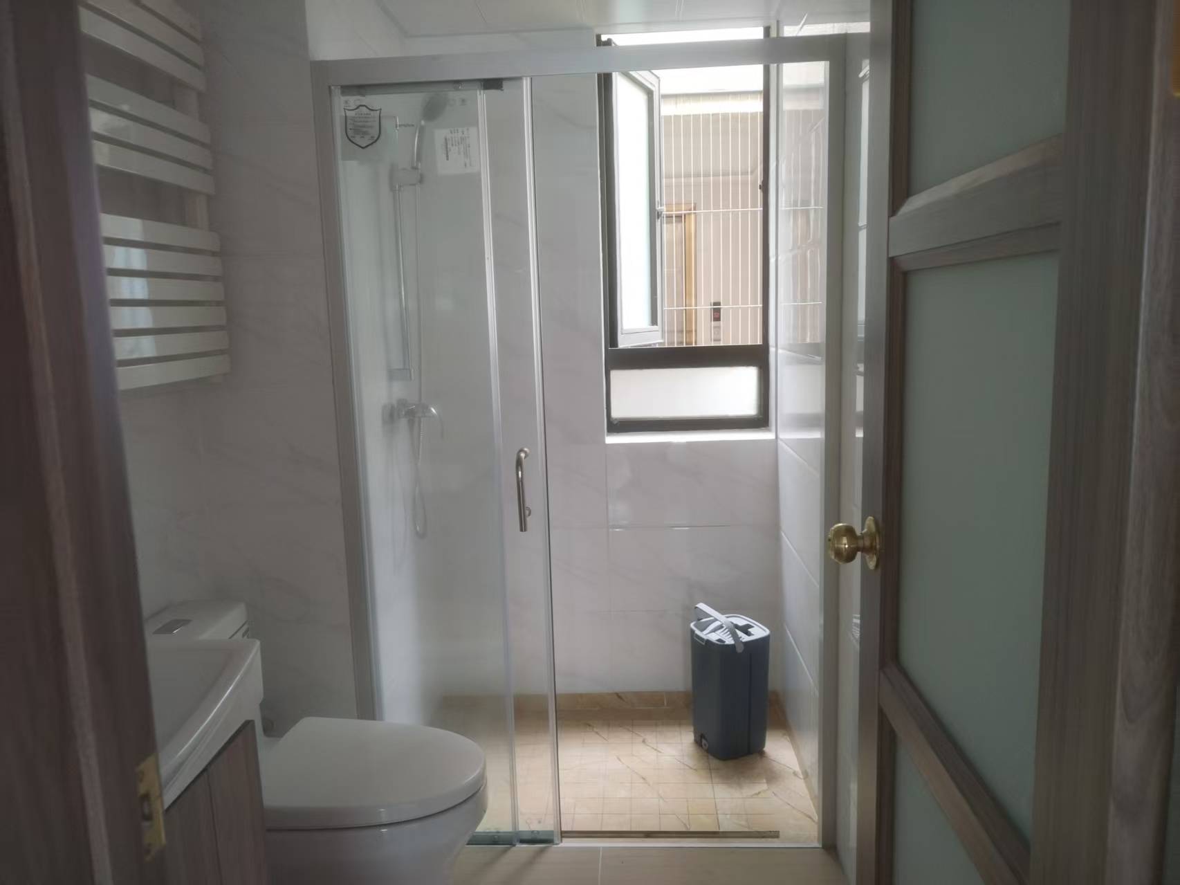 东城首府 3室2厅2卫 1800.0元/月 东城首府 3室2厅2卫 1800.0元/月室内图