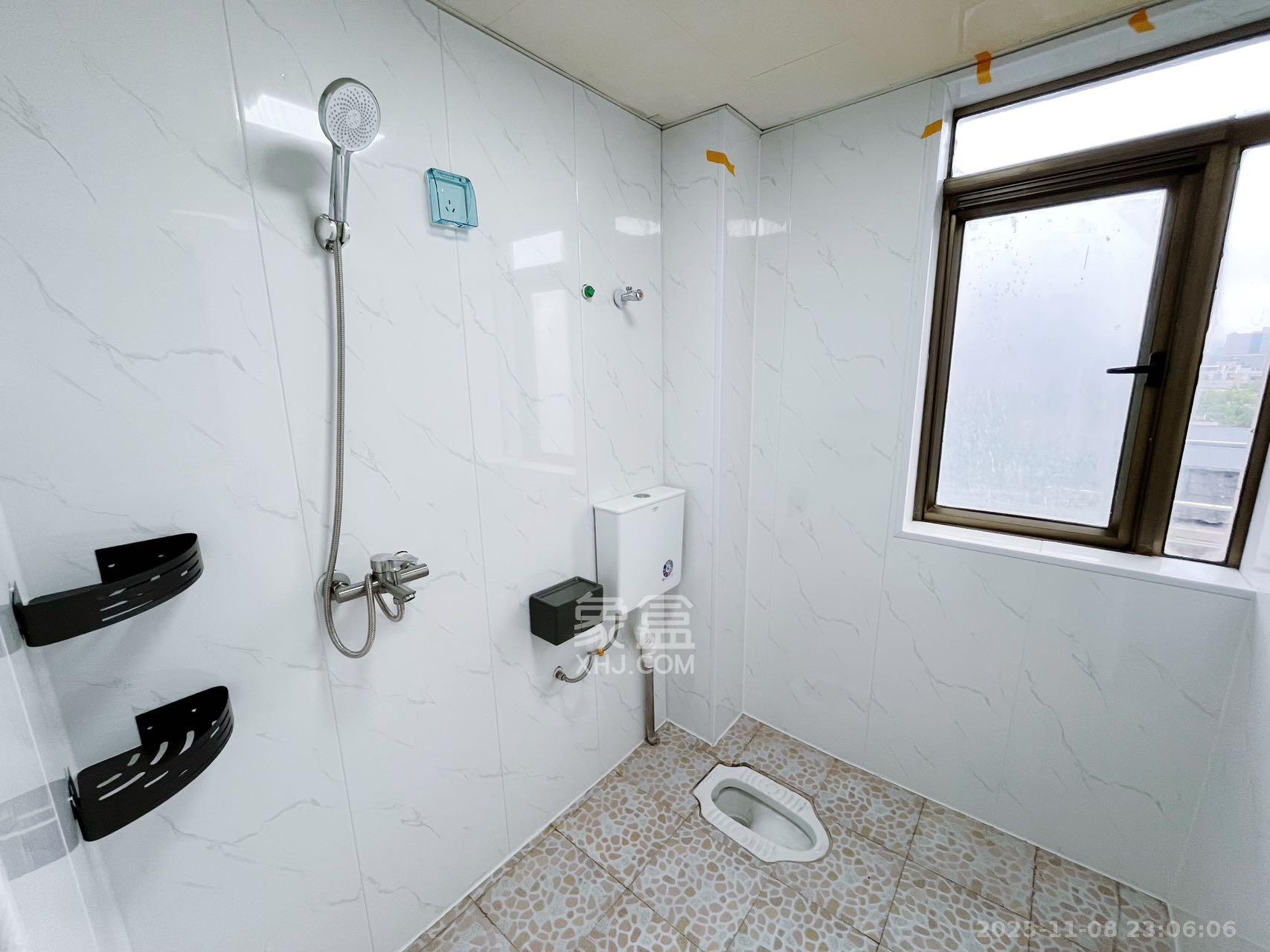 东上一品  4室2厅2卫    4100.0元/月室内图