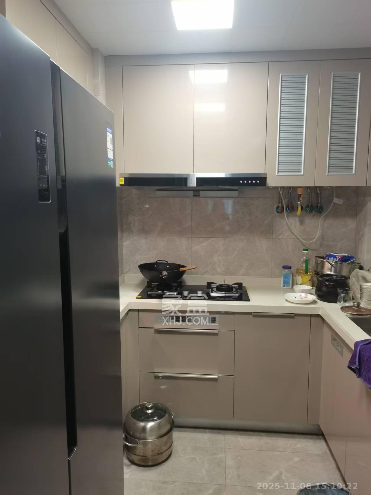 旭辉雨花郡  3室2厅2卫    3900.0元/月室内图