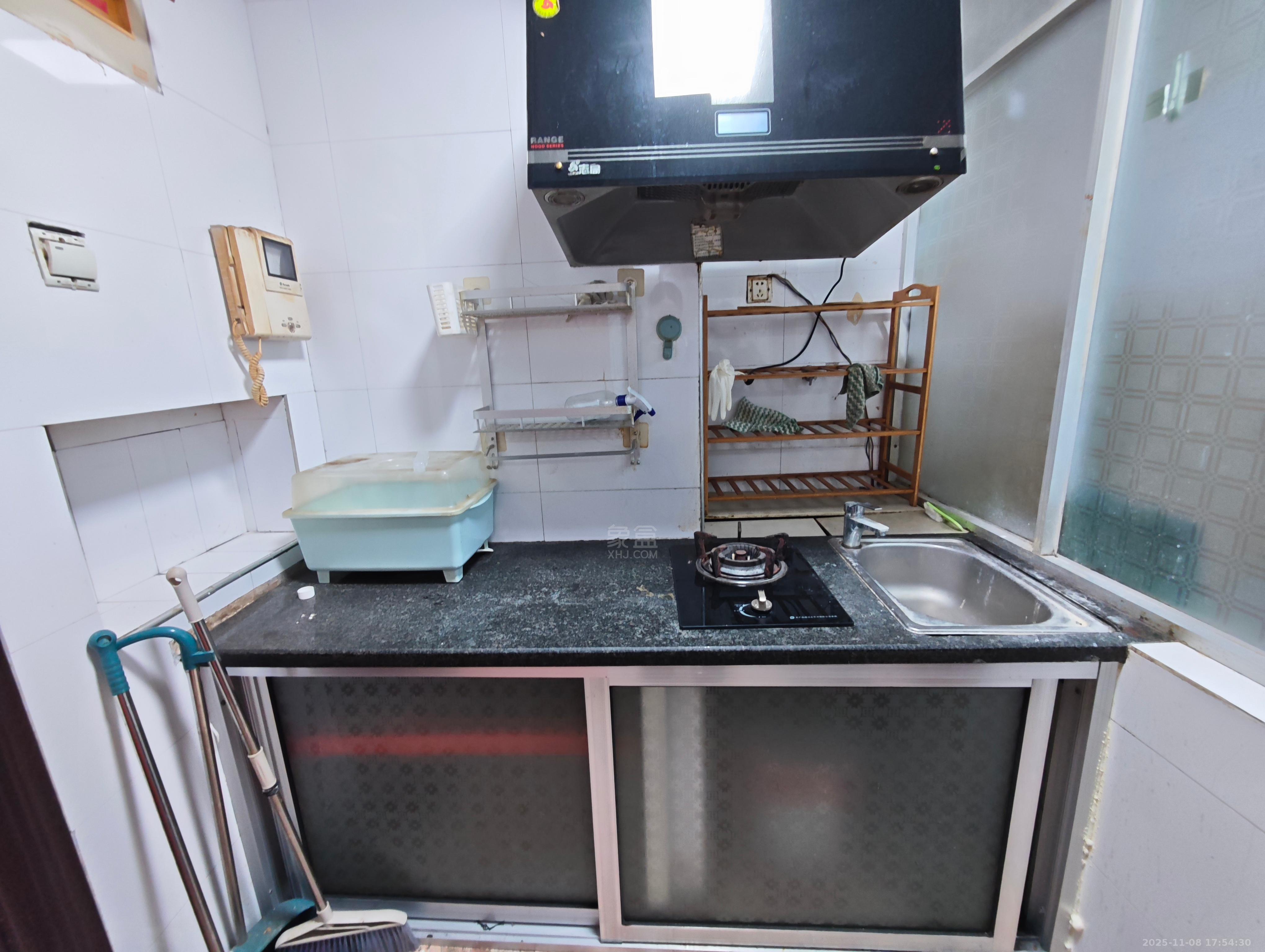 胜马可  1室1厅1卫    800.0元/月室内图