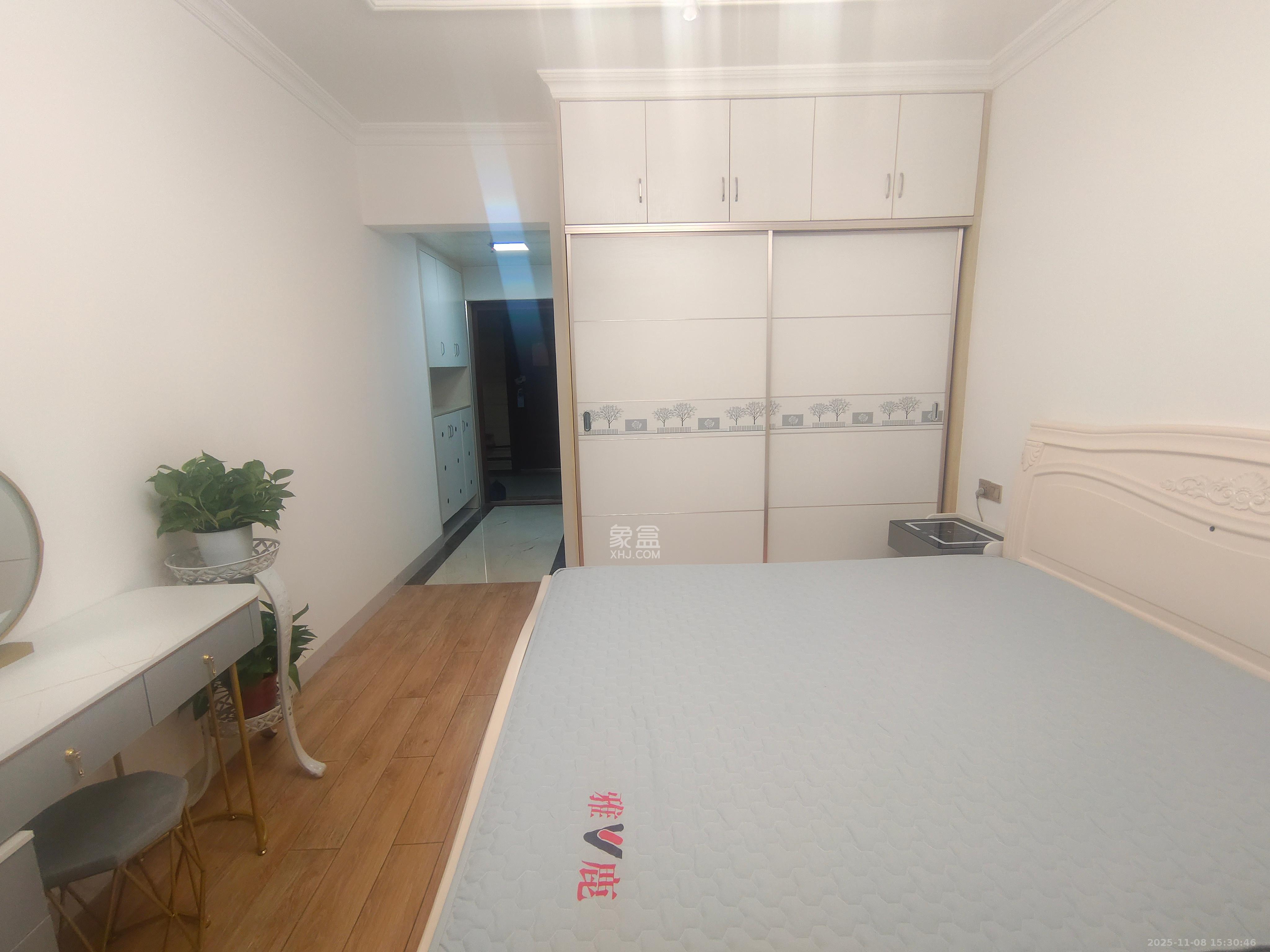 蓝湾国际广场  1室1厅1卫    1800.0元/月室内图