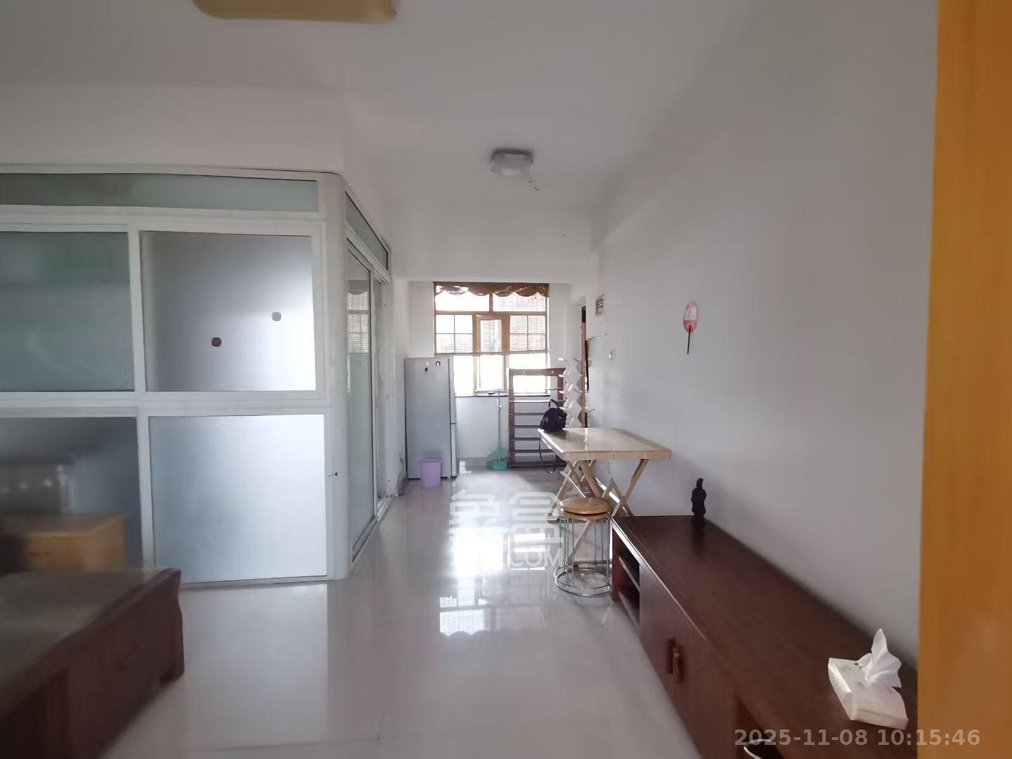 城南郡  1室1厅1卫    1500.0元/月室内图