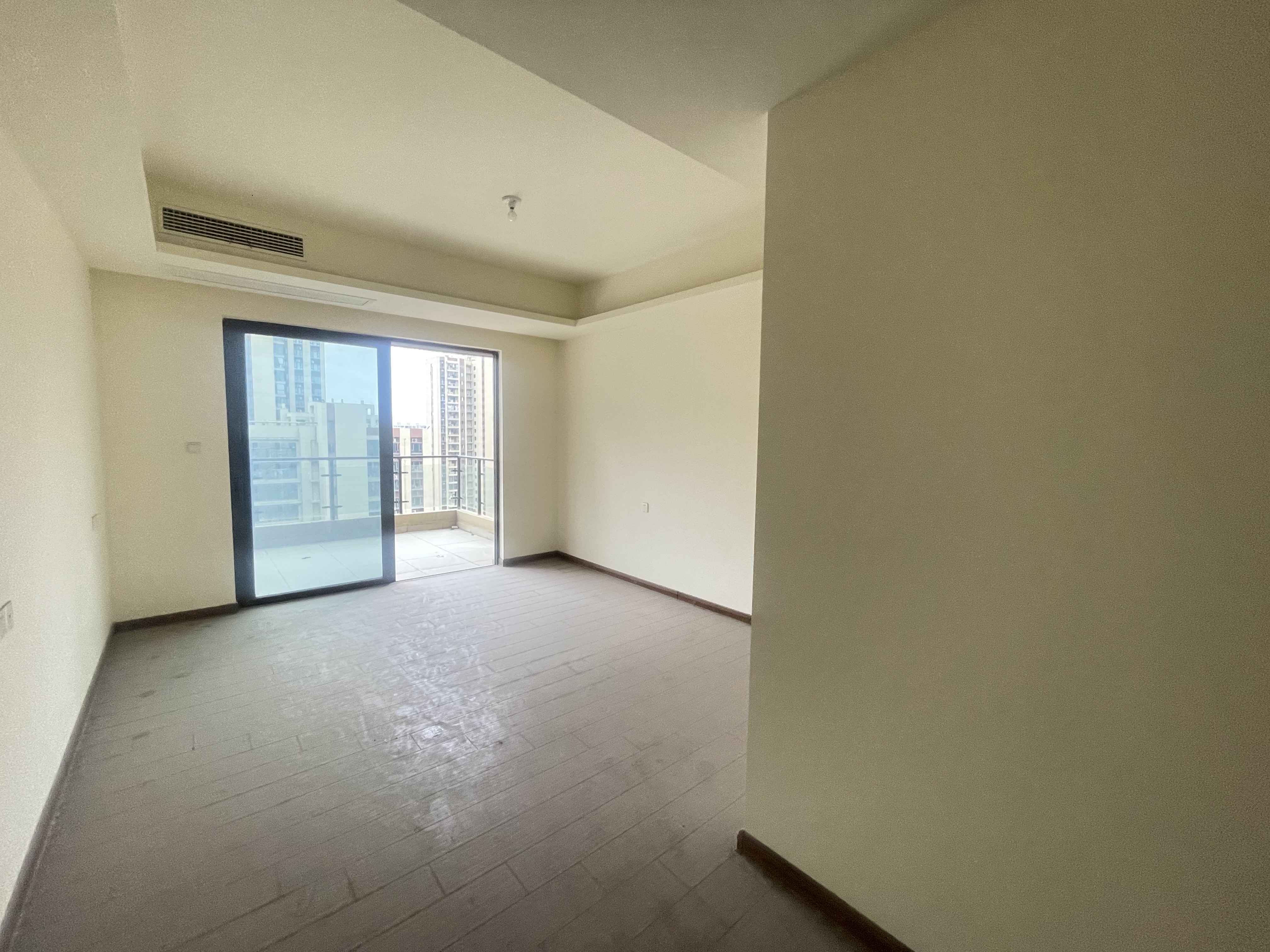 华耀碧桂园十里江湾誉峯  5室2厅3卫    5000.0元/月室内图