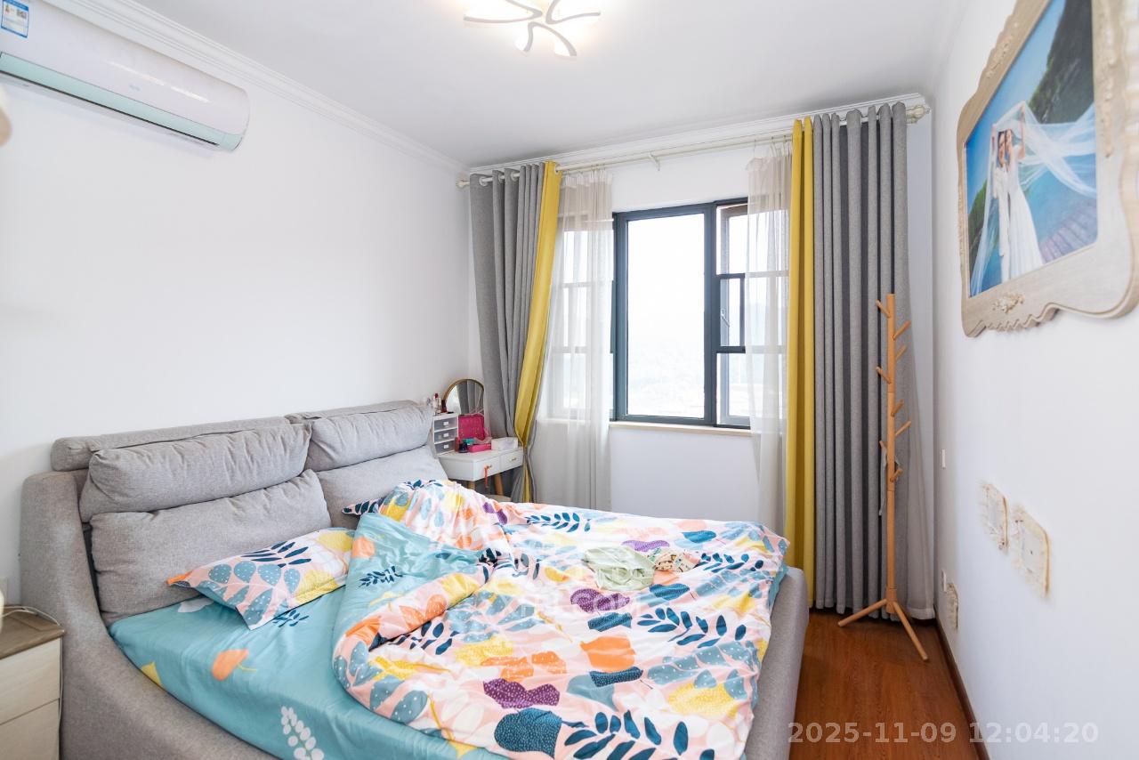 澳海澜庭  2室2厅1卫    1600.0元/月室内图