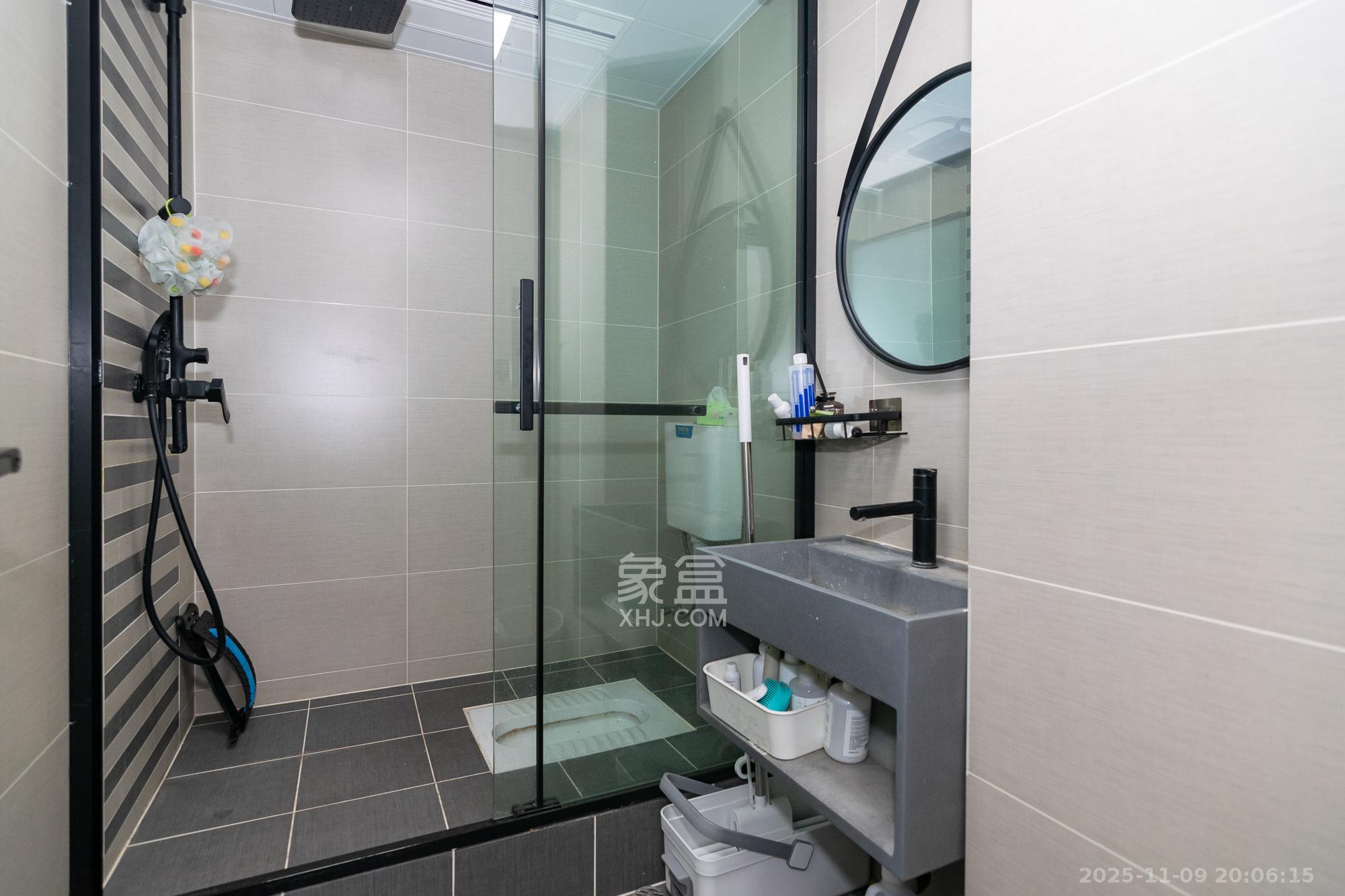 丽景华庭  4室2厅2卫    110.0万卫生间