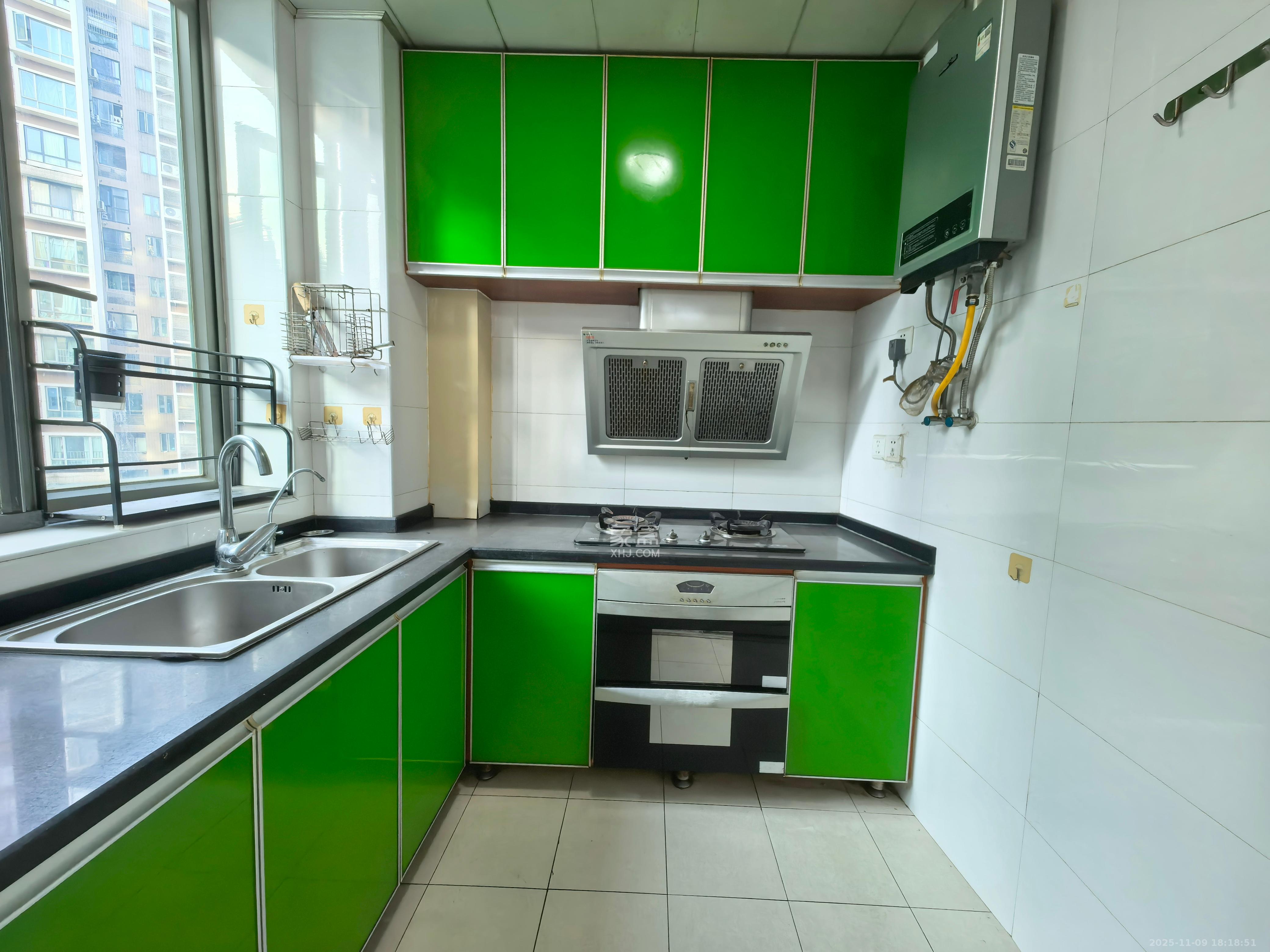 新城新世界一二三期 3室2厅1卫 2500.0元/月 新城新世界一二三期 3室2厅1卫 2500.0元/月室内图