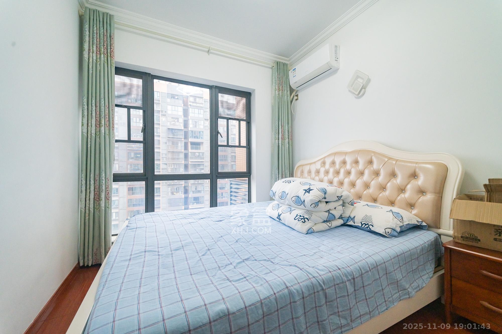 海伦春天 4室2厅2卫 102.8万 海伦春天 4室2厅2卫 102.8万卧室