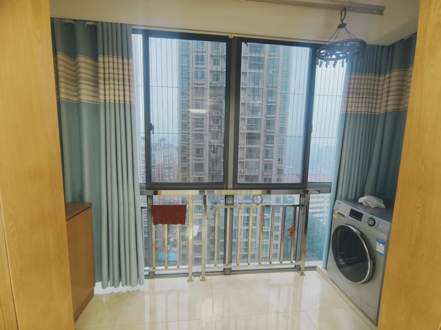 鹏利广场  3室2厅1卫    2200.0元/月室内图