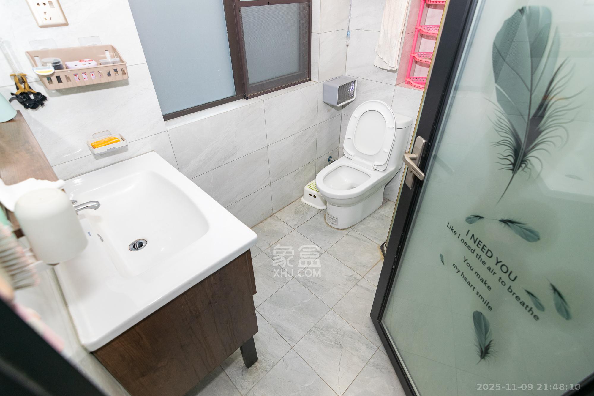 三润城（三润星城）  3室2厅1卫    100.0万卫生间