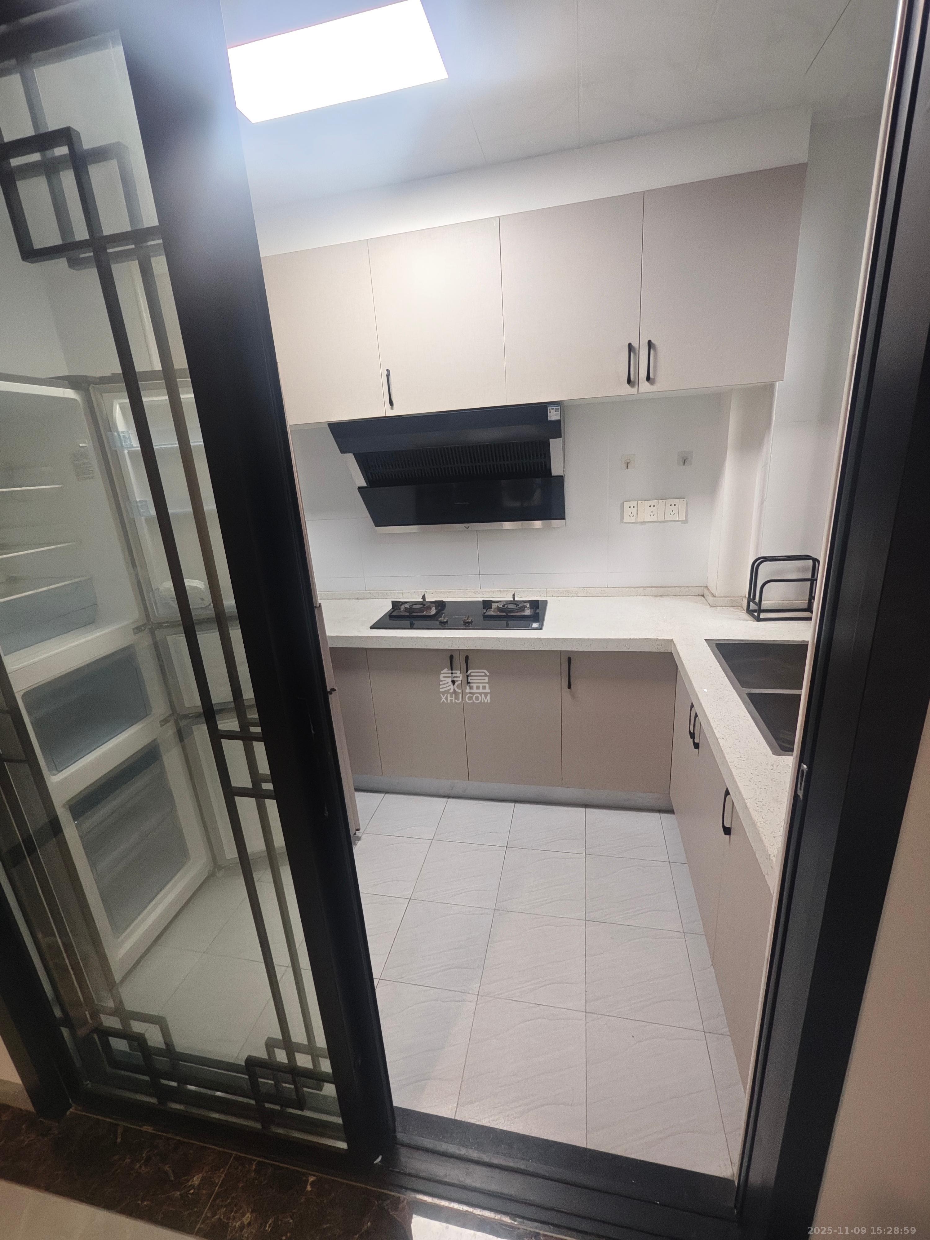 朝正美苑  3室2厅2卫    2600.0元/月室内图