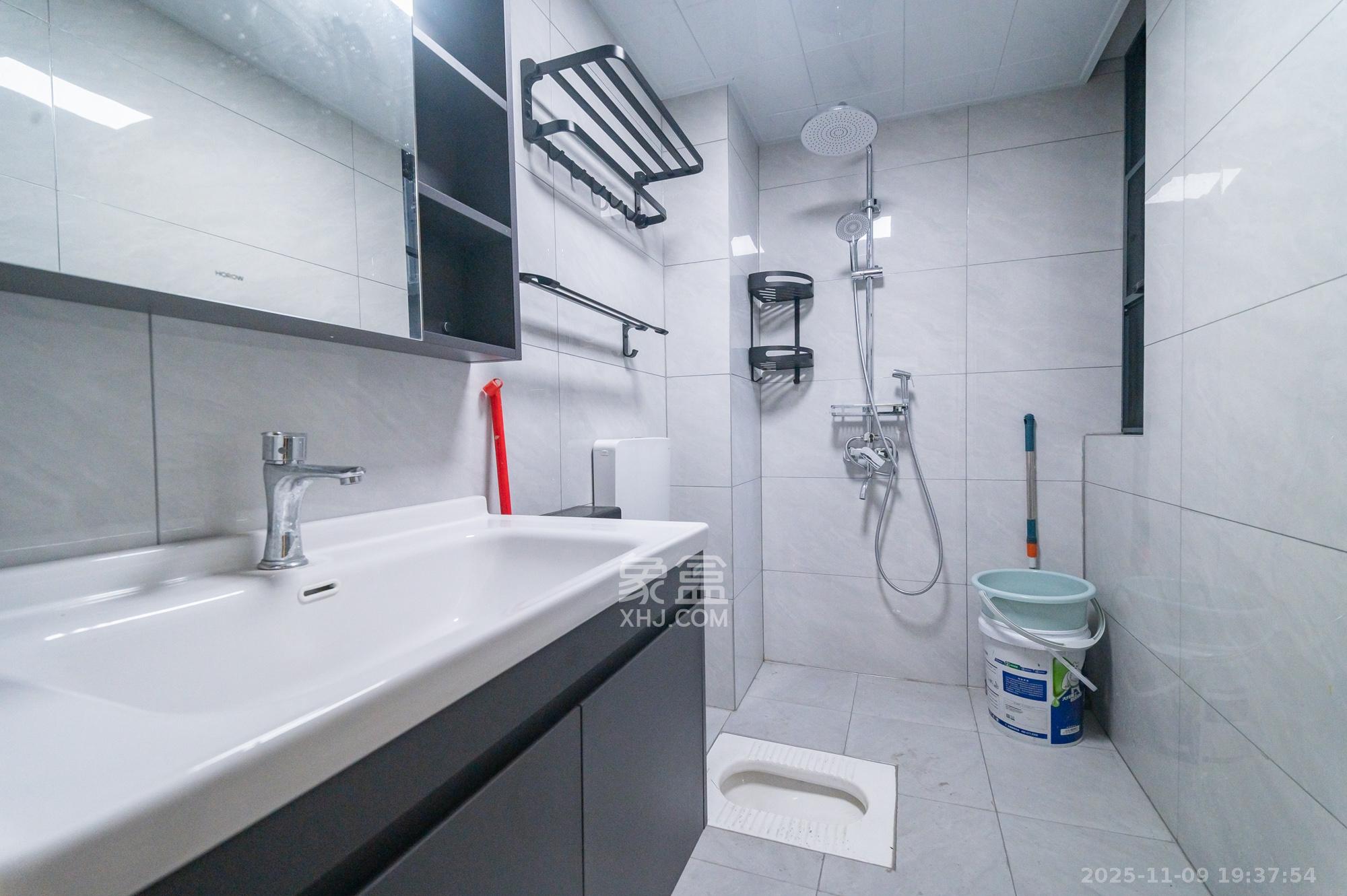 中建悦和城  3室2厅1卫    92.0万卫生间