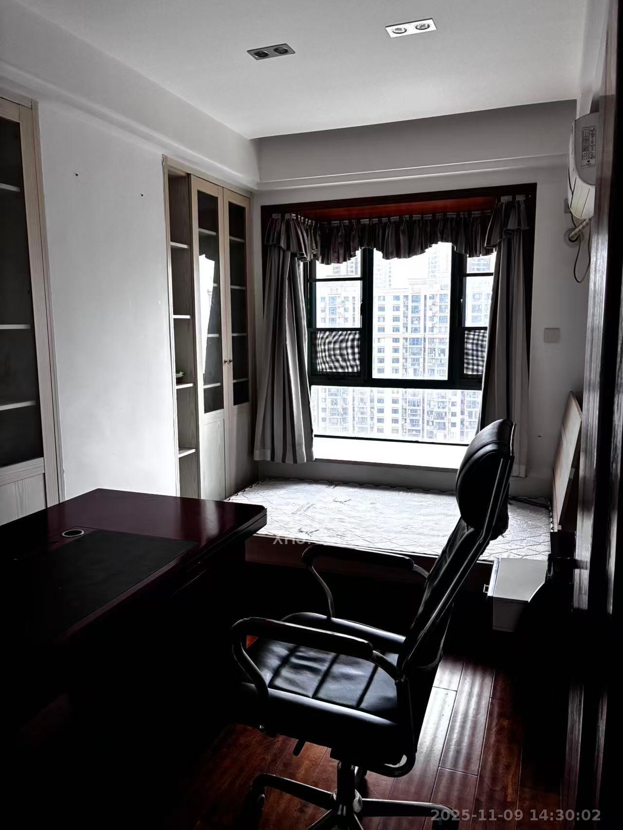 滨江金座  3室2厅2卫    3500.0元/月室内图