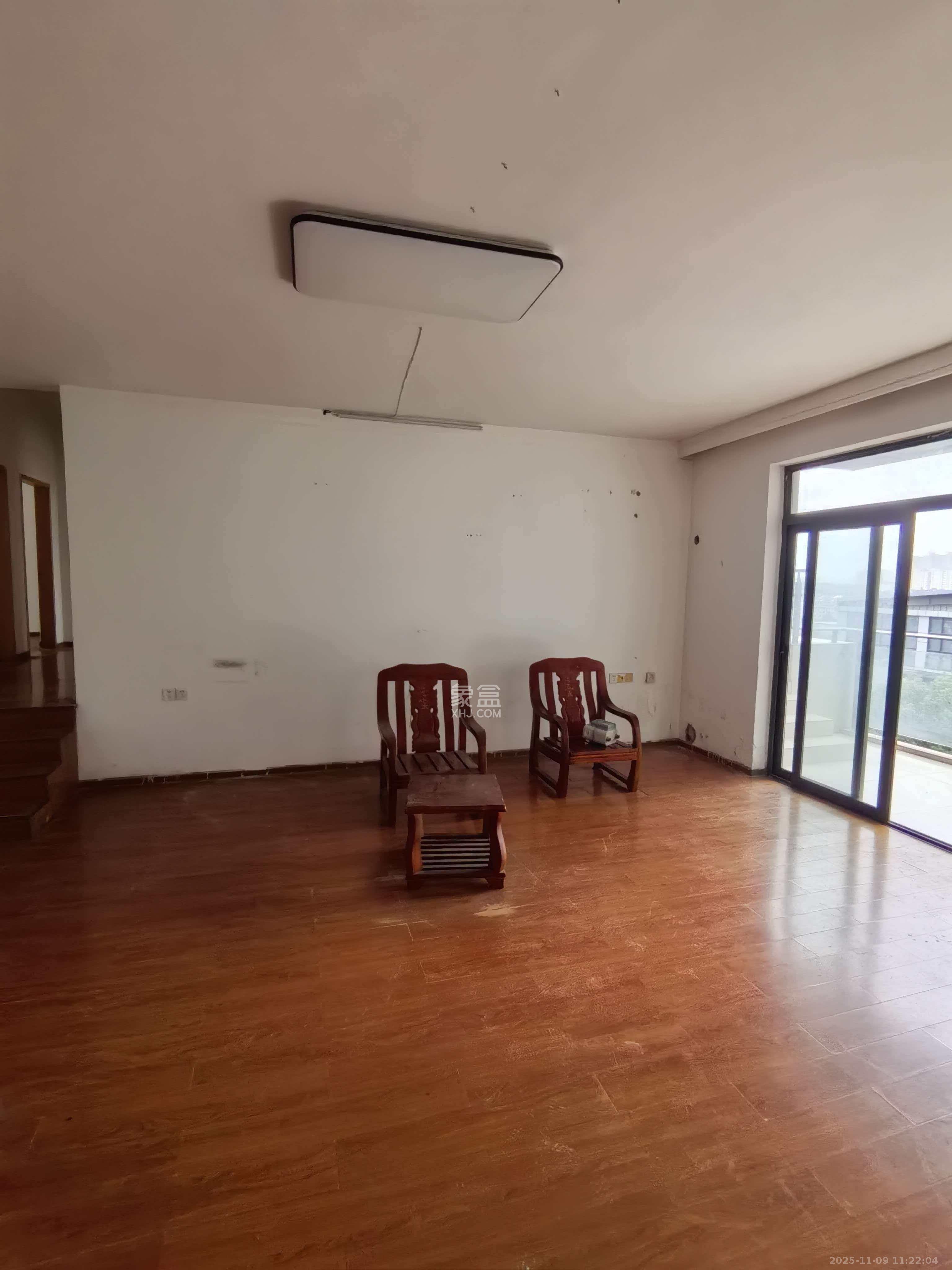 梦网景园 4室2厅2卫 3400.0元/月 梦网景园 4室2厅2卫 3400.0元/月室内图