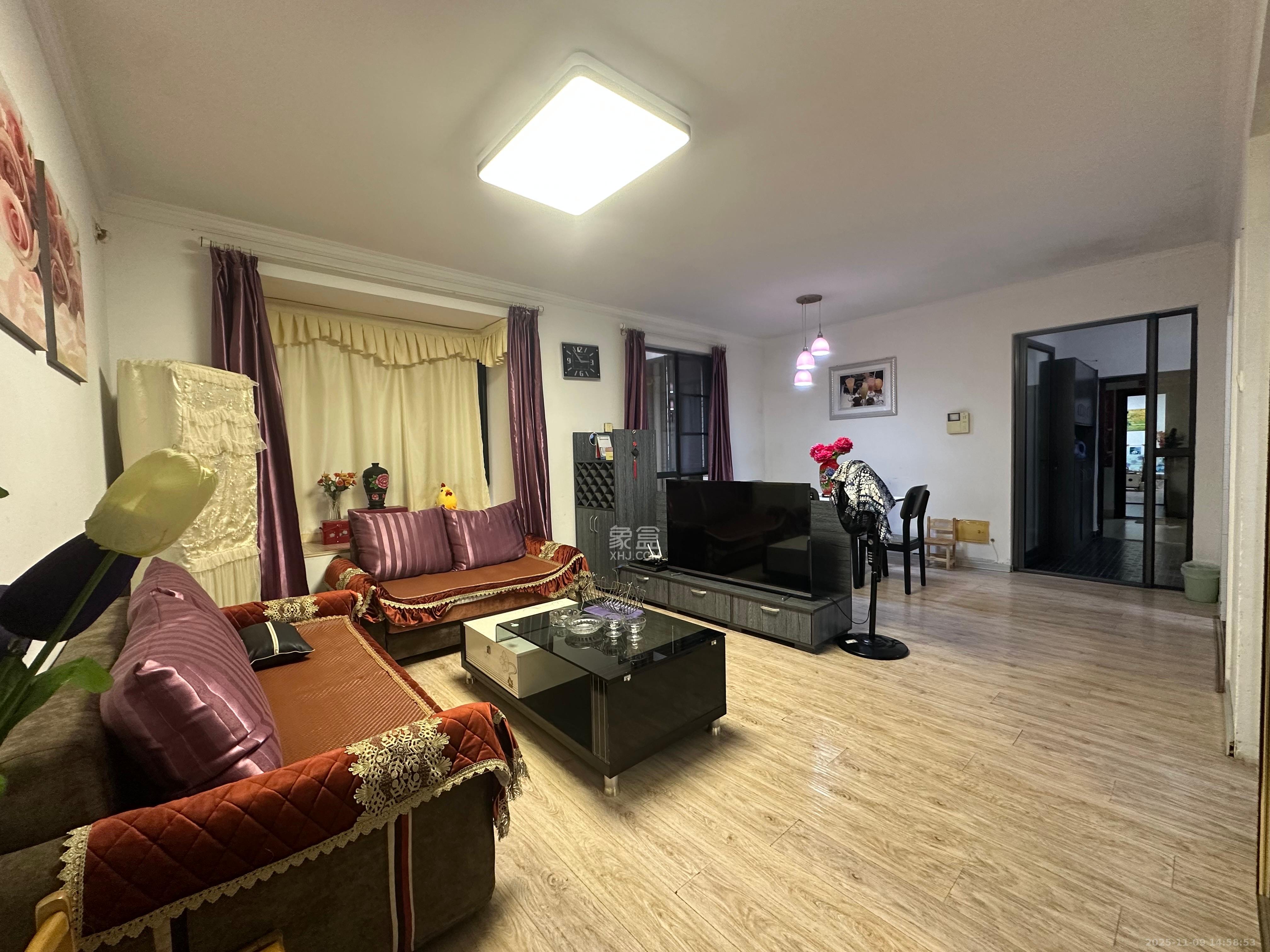 华润凤凰城一期  3室2厅1卫    1900.0元/月室内图