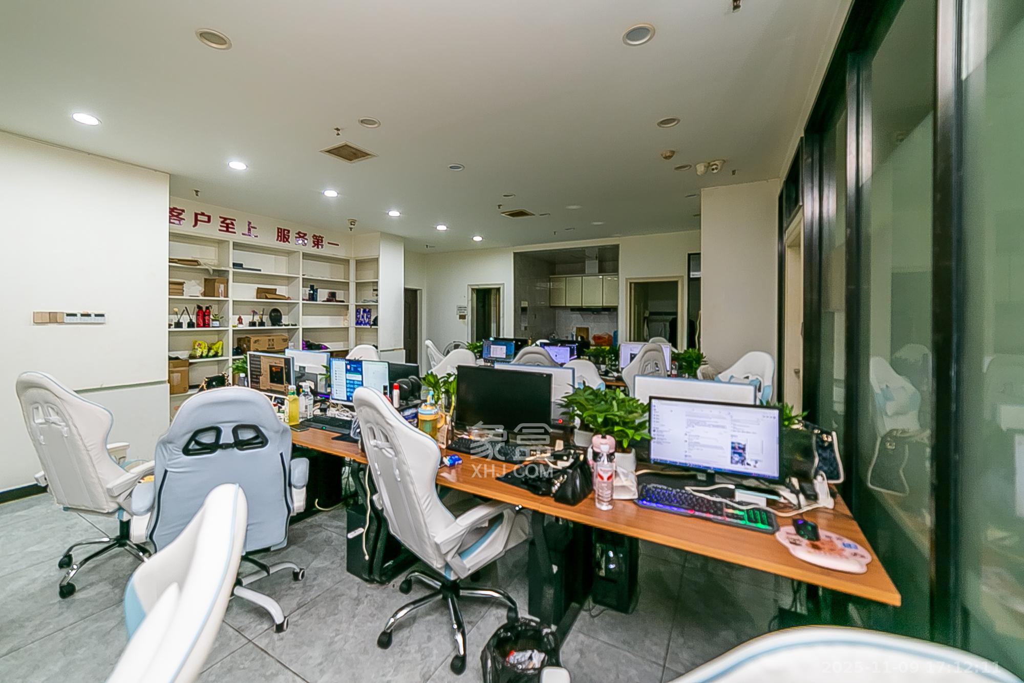 荣悦台  1室1厅1卫    36.2万客厅