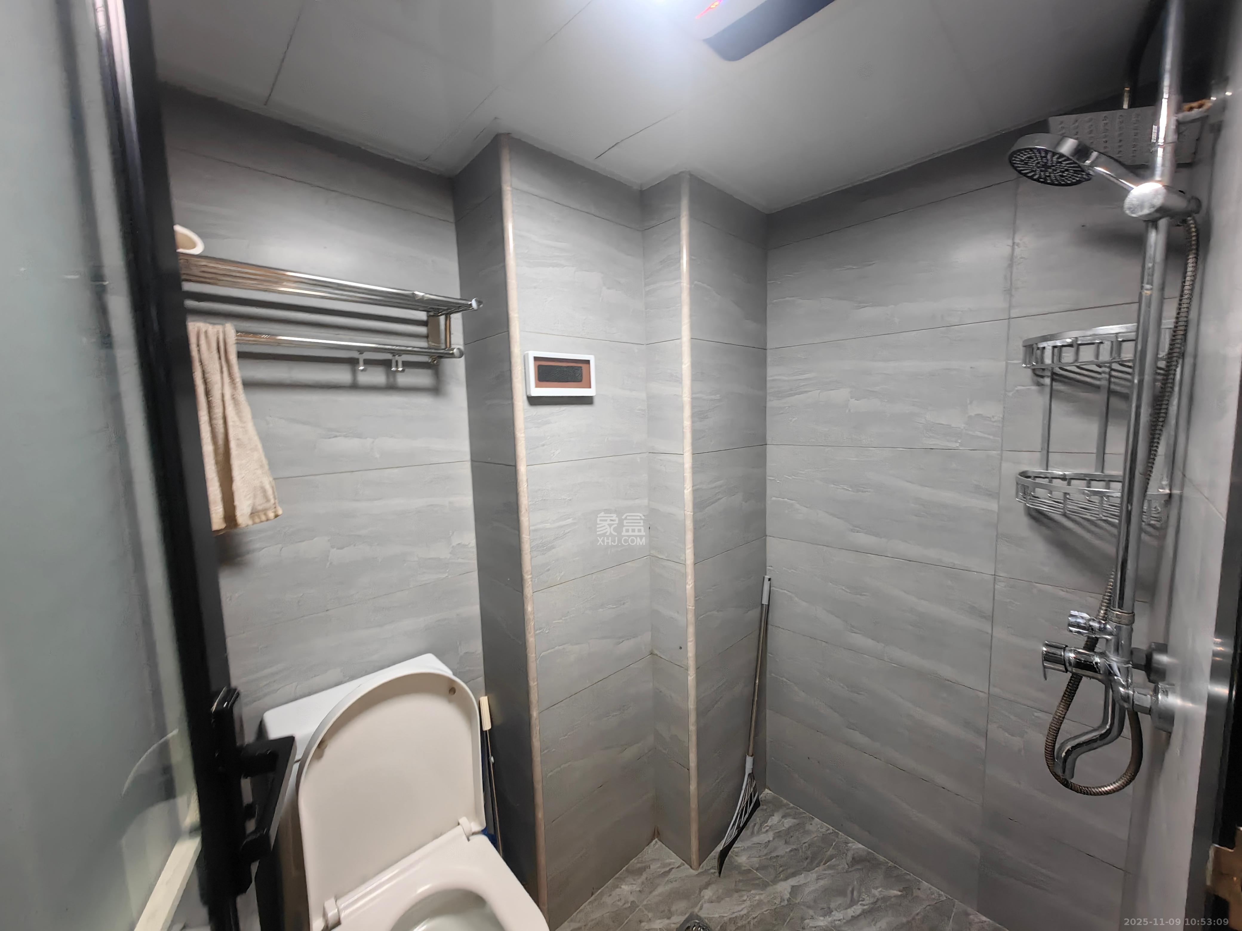 海伦春天  2室1厅1卫    1700.0元/月室内图